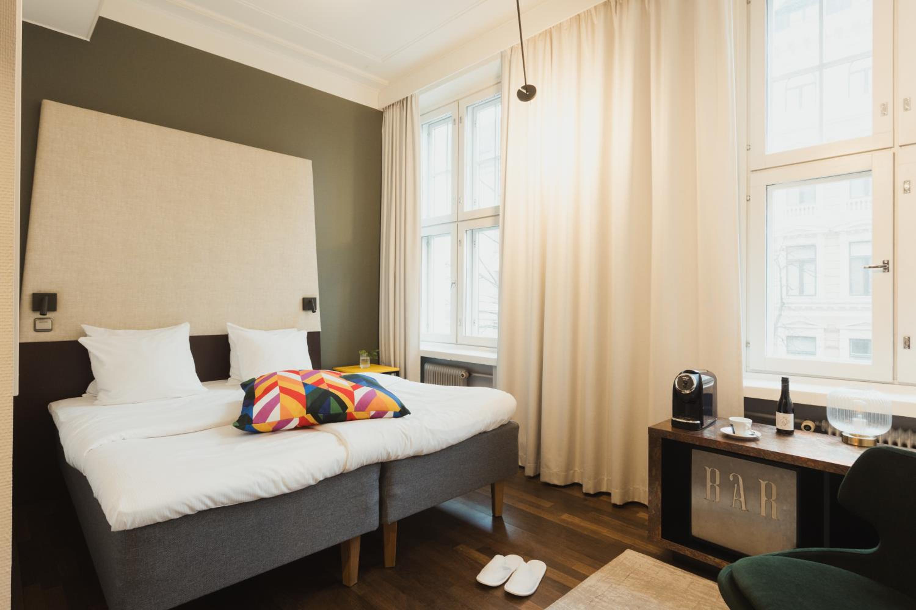 Standard Double Room thumbnail 5