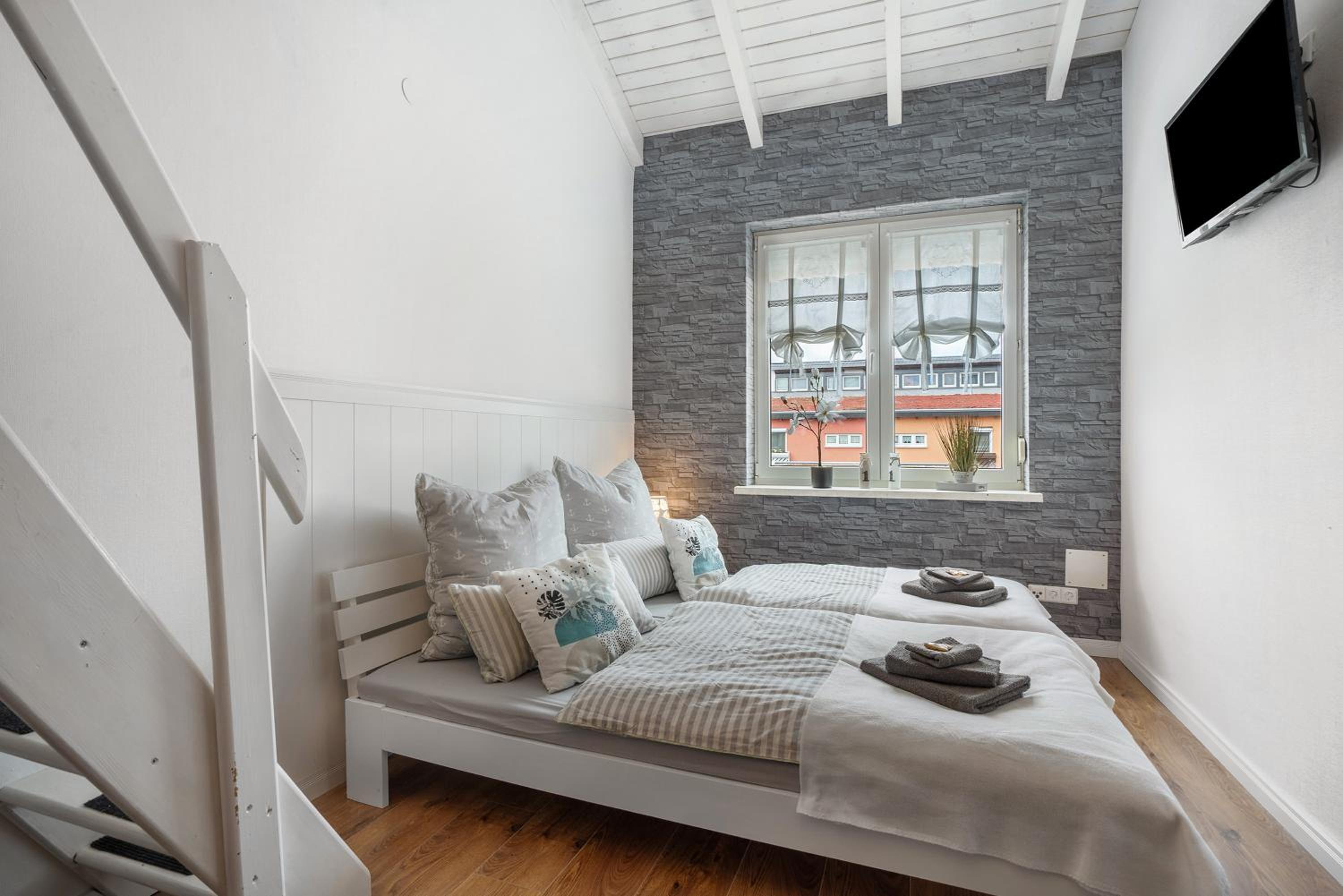 Two-Bedroom House photo 3