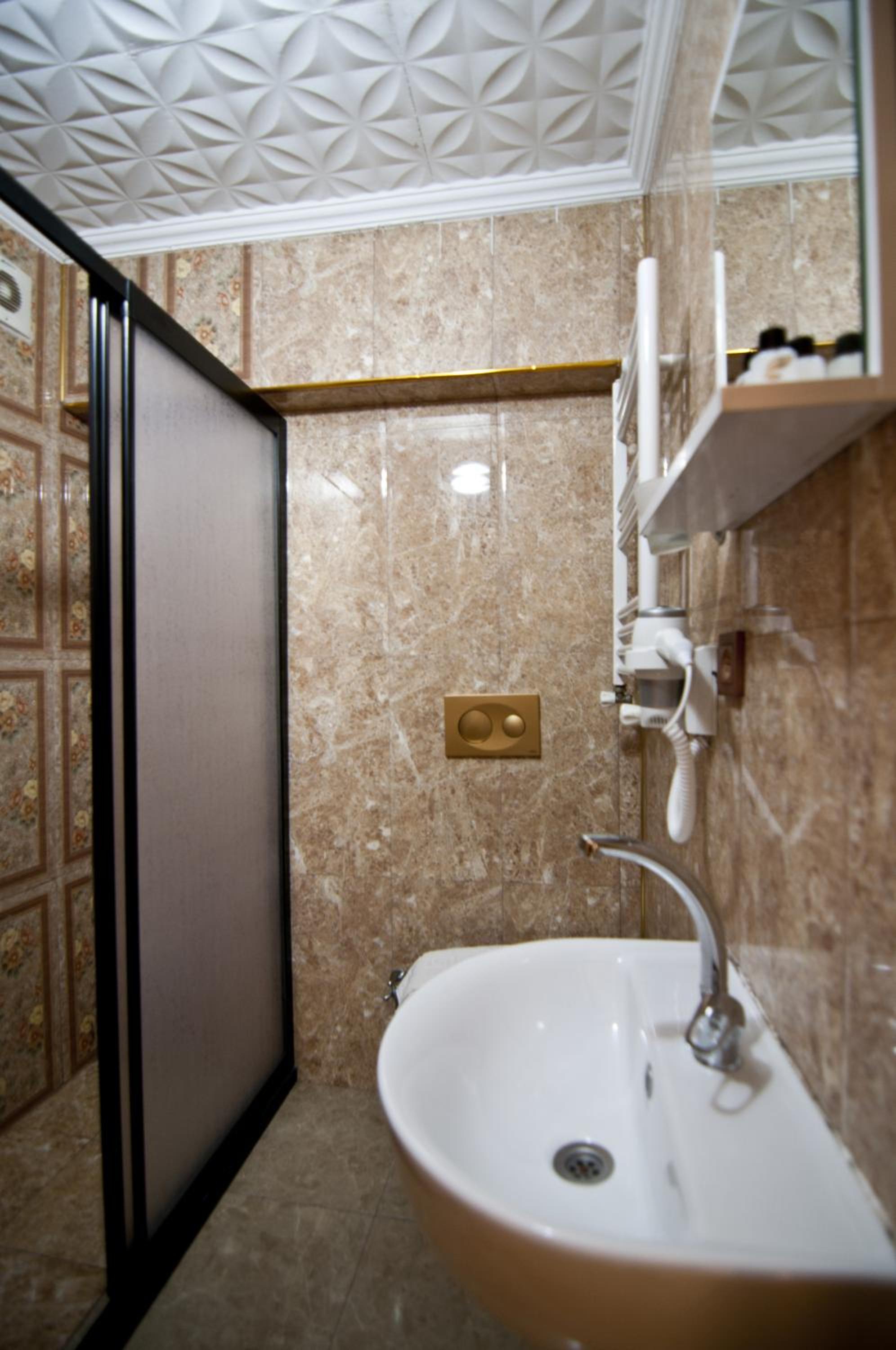 Economy Double Room photo 3