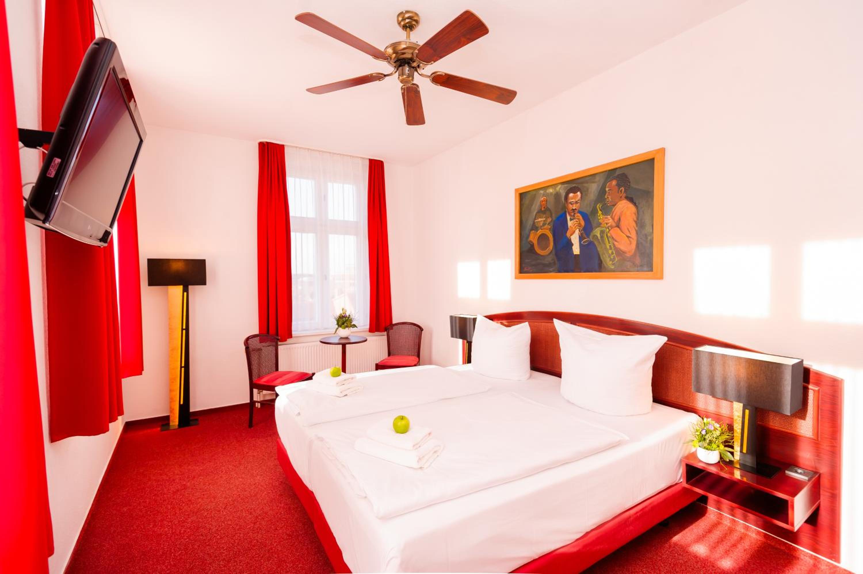 Double Room - Photo 4
