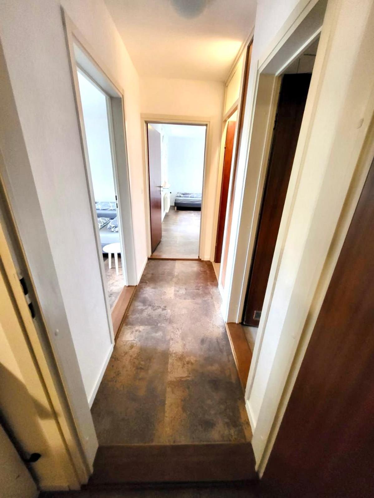 Three-Bedroom Apartment with Balcony photo 3
