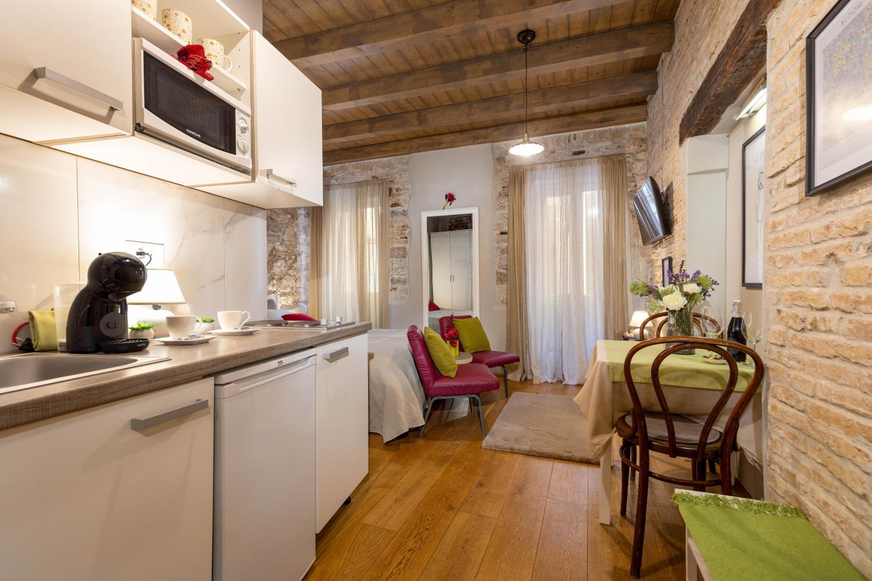 Studio Apartment