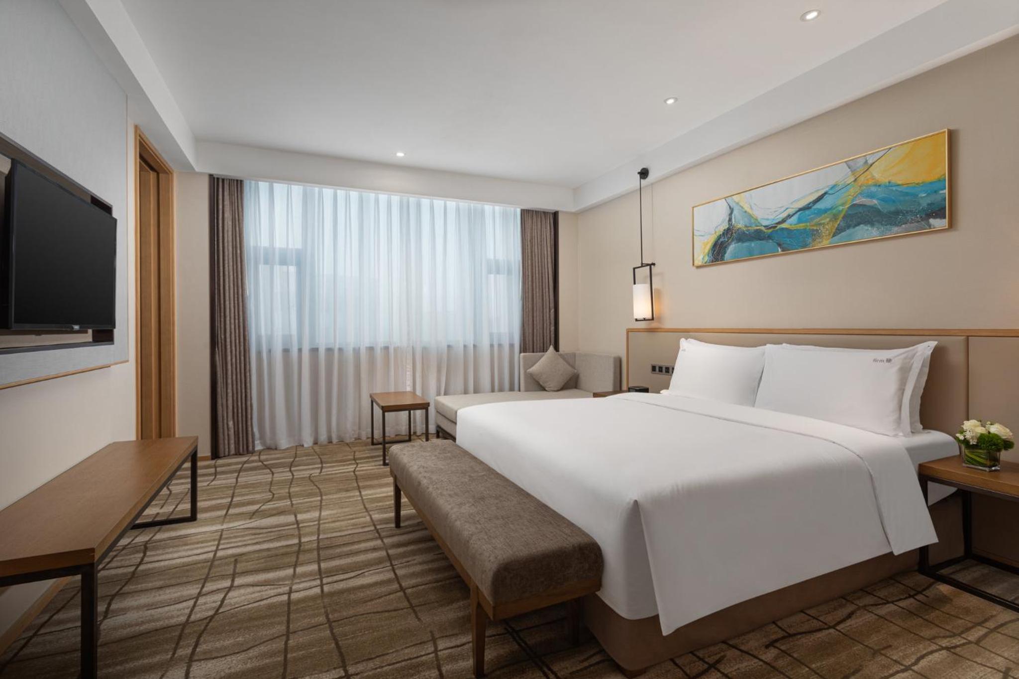 One-Bedroom Suite Lounge Access