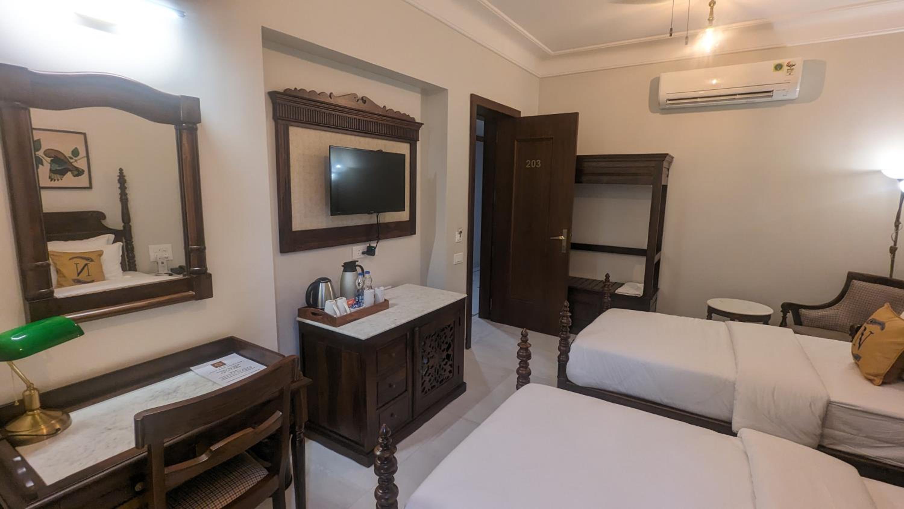 Deluxe Room - Photo 4