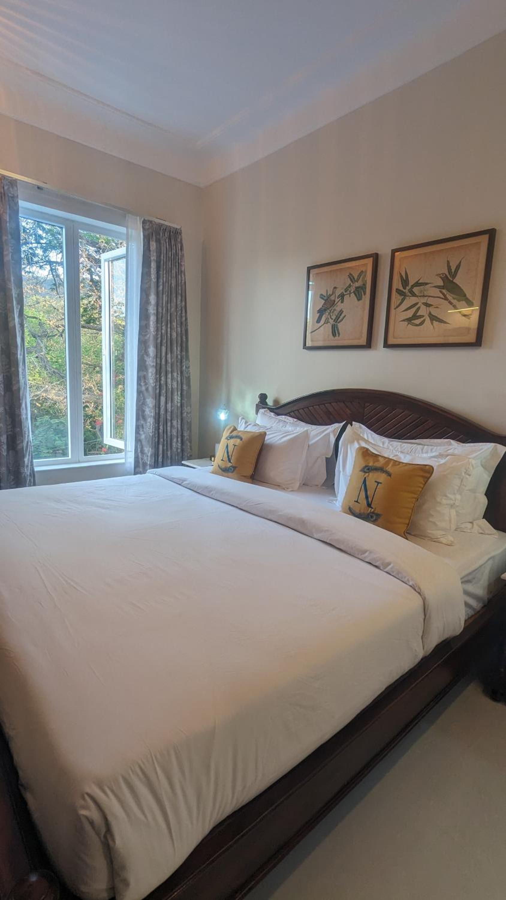 Deluxe Room - Photo 2