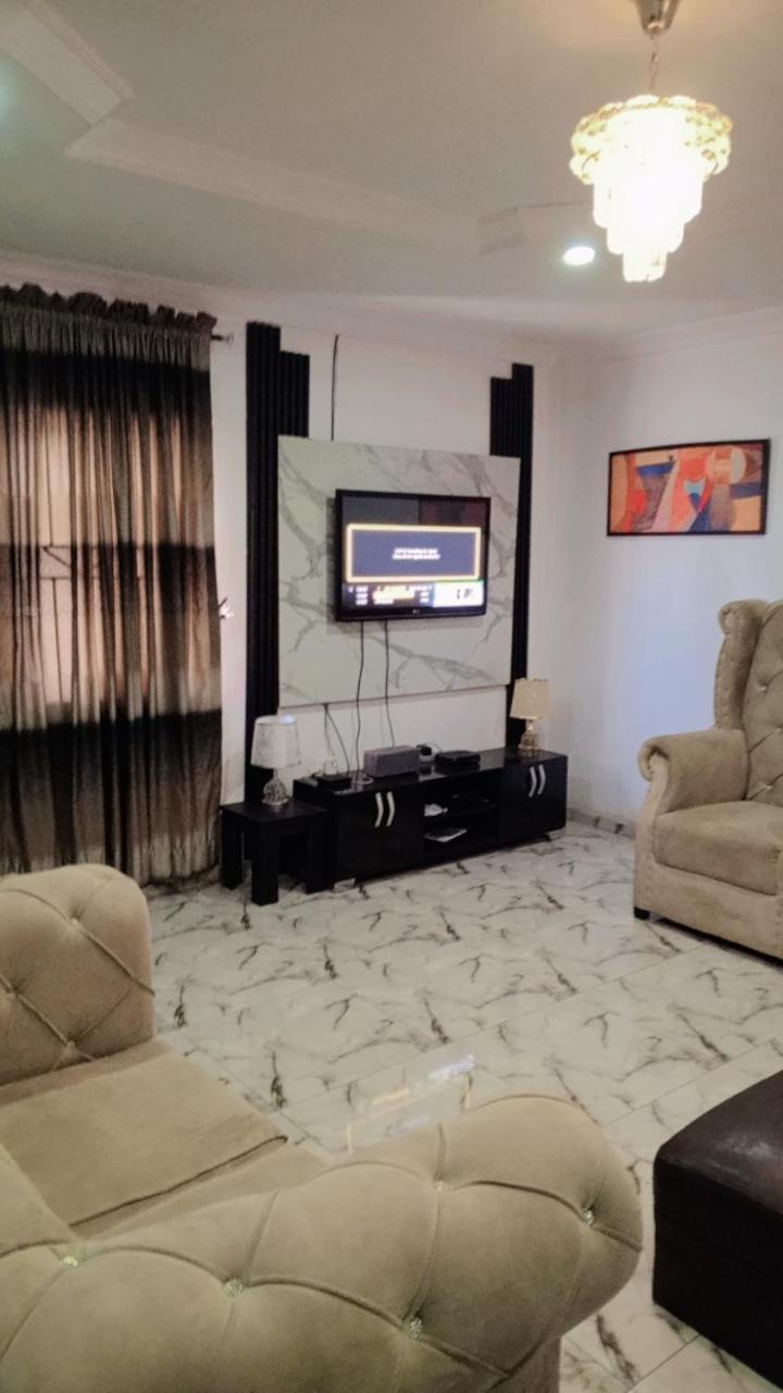 One-Bedroom House photo 1