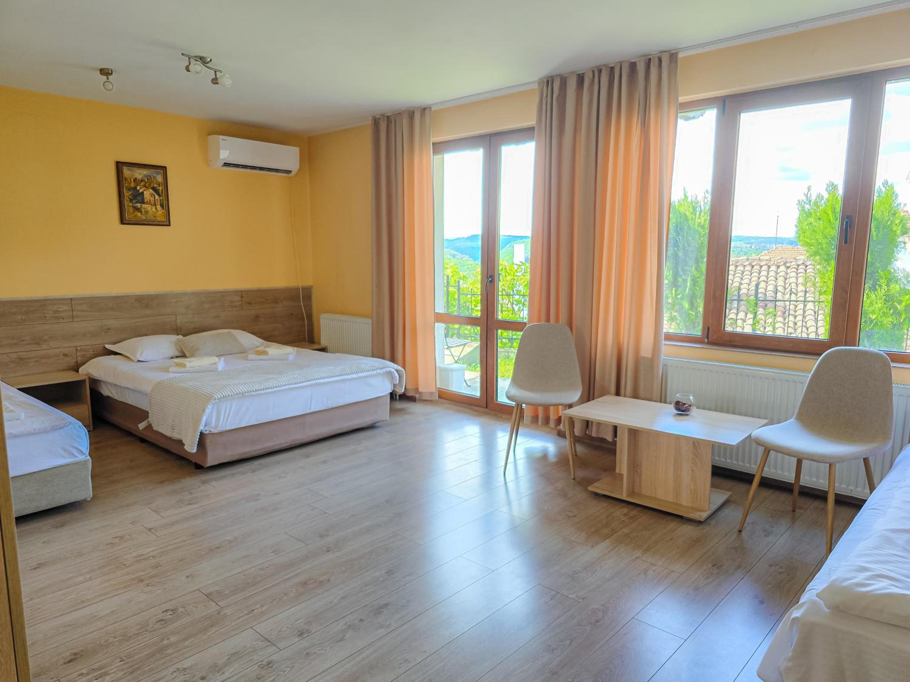 Quadruple Room with Balcony photo 3