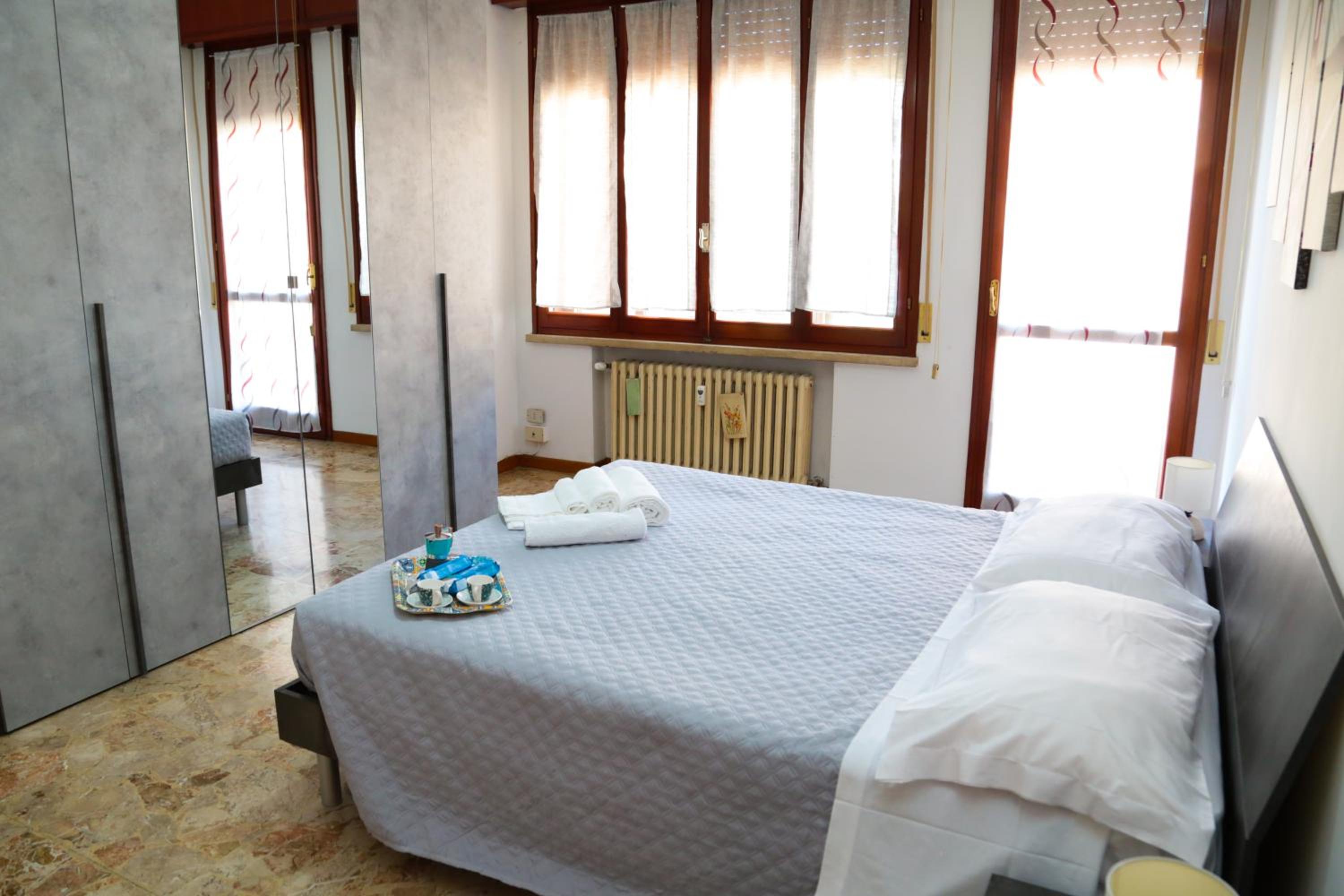 Double Room with Shared Bathroom photo 1