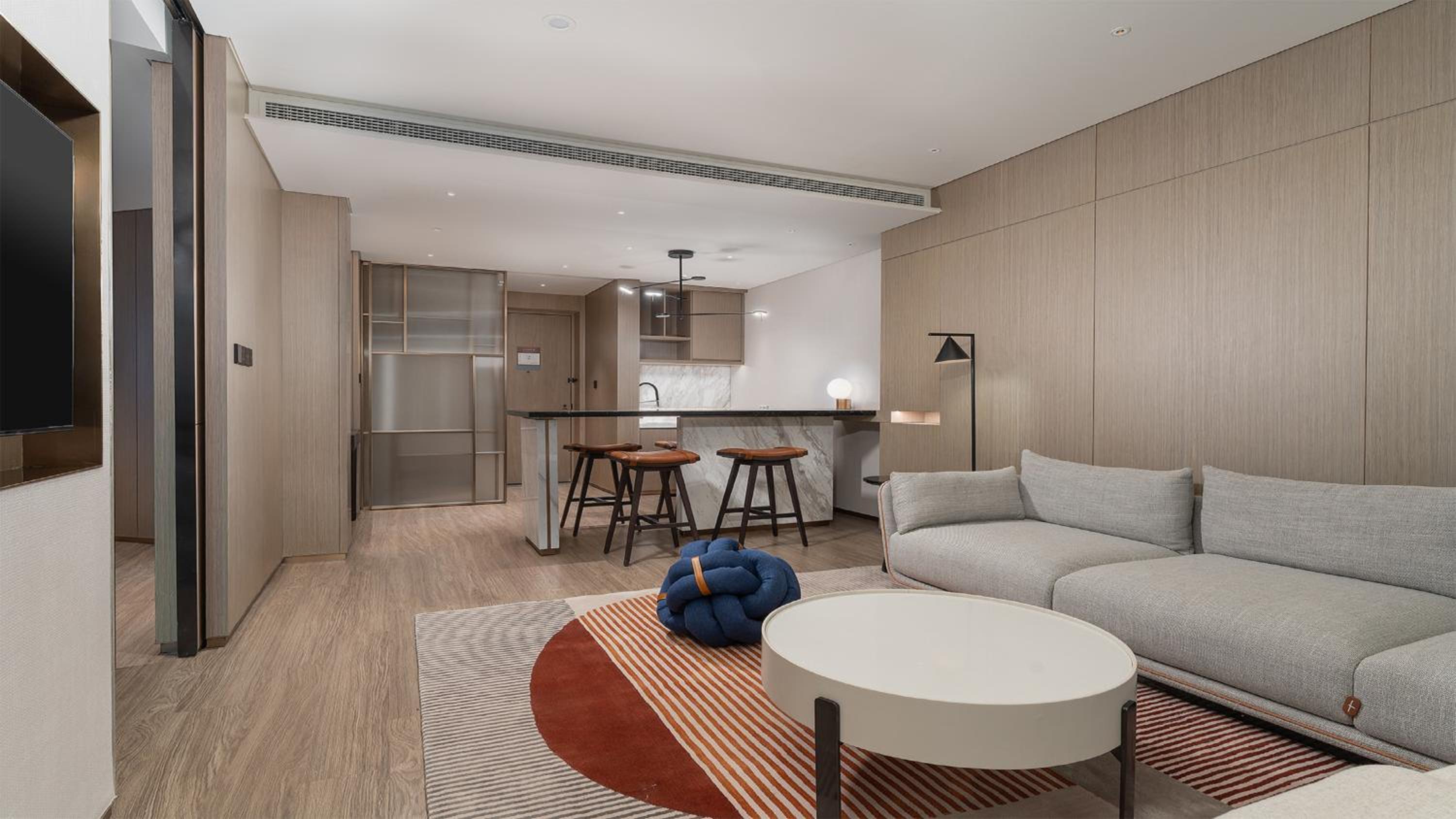 One-Bedroom Suite Study Area Lake View