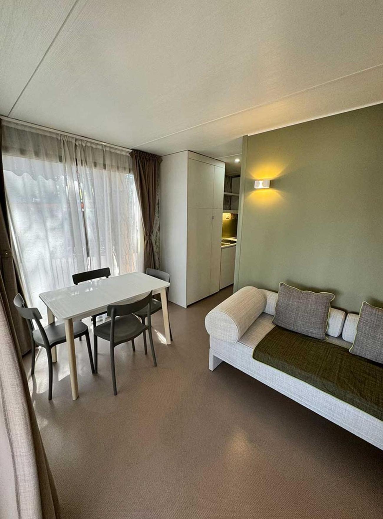 Deluxe Family Room photo 3