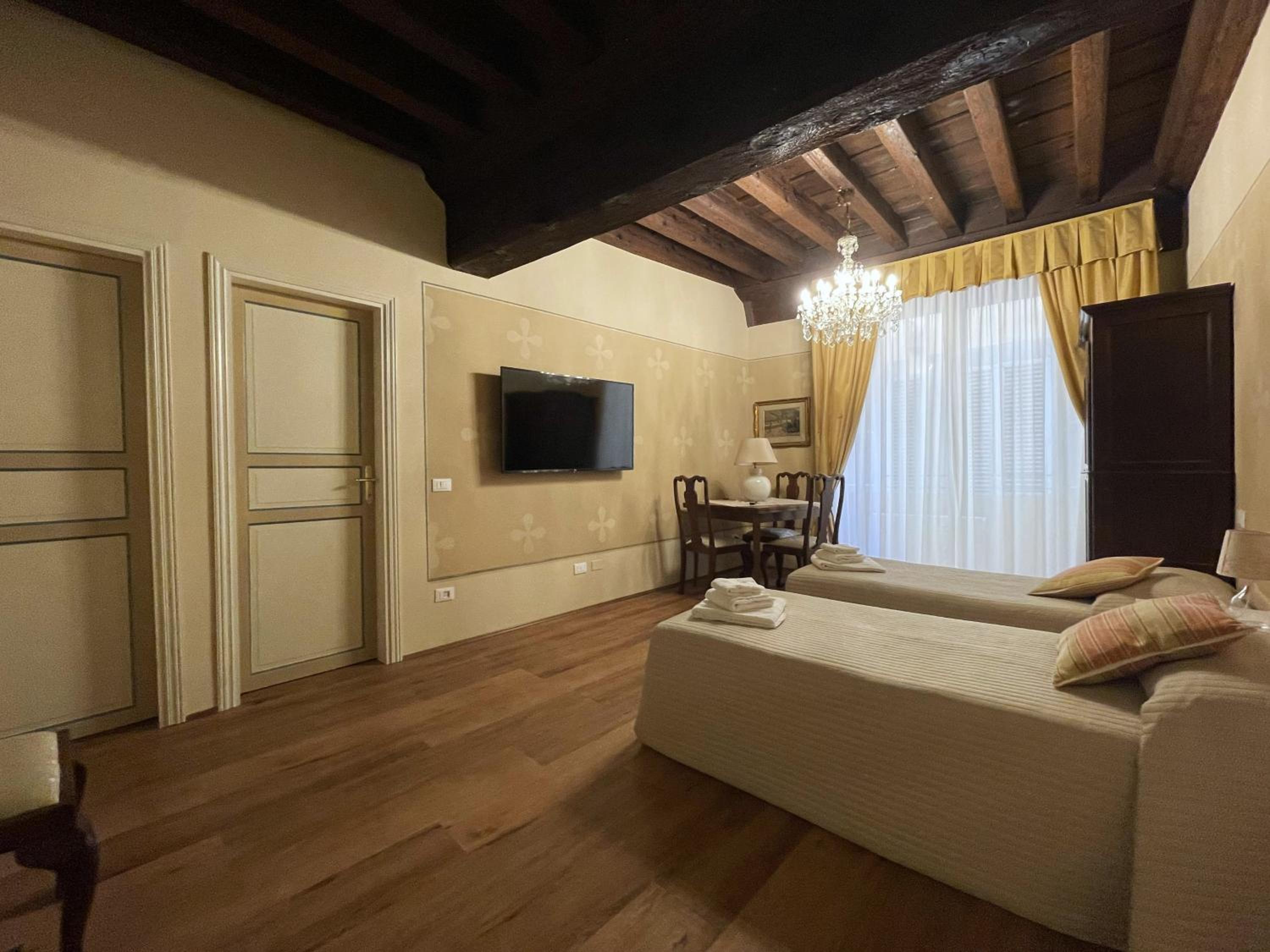Deluxe Suite