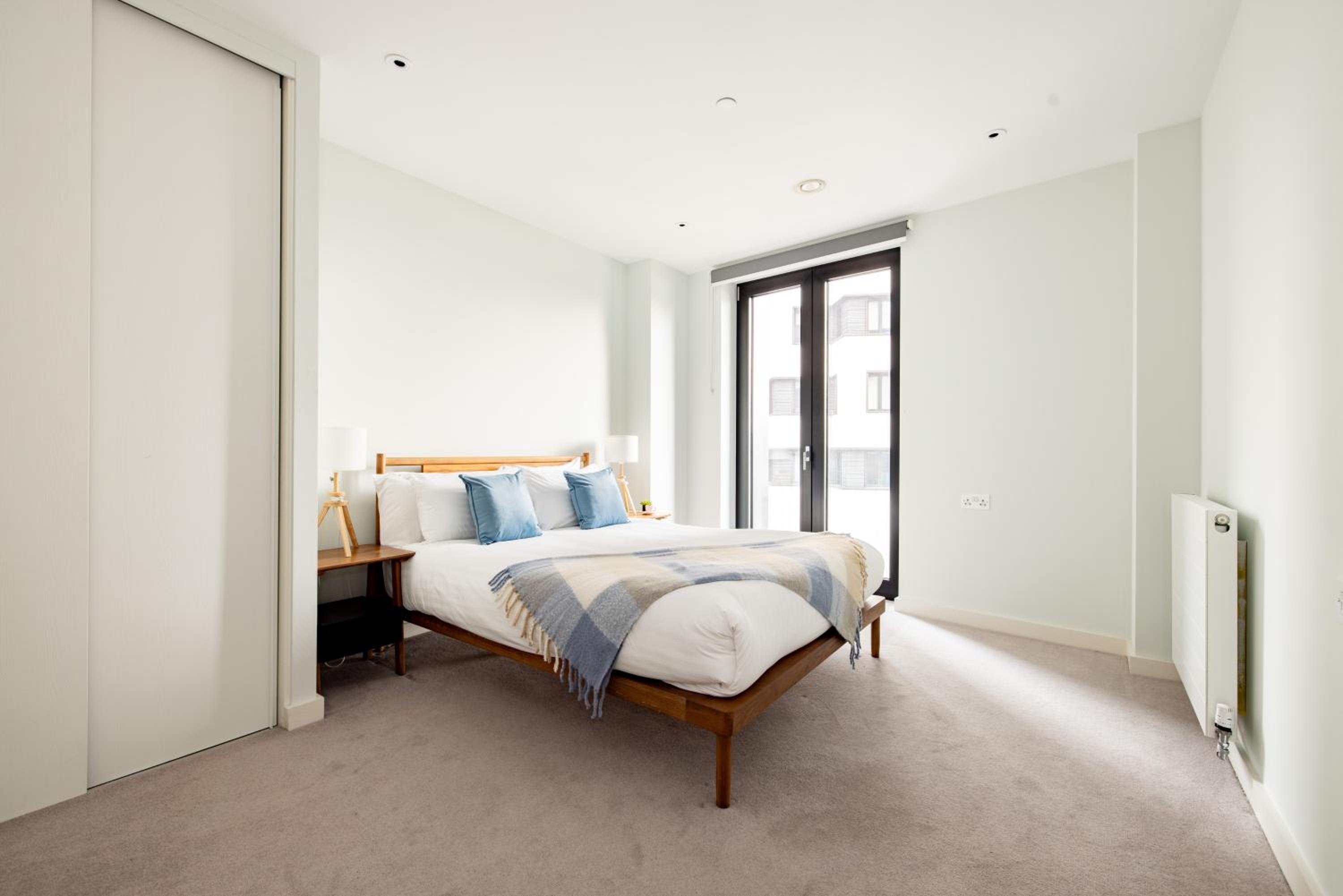 One Bedroom Apartment - Photo 2