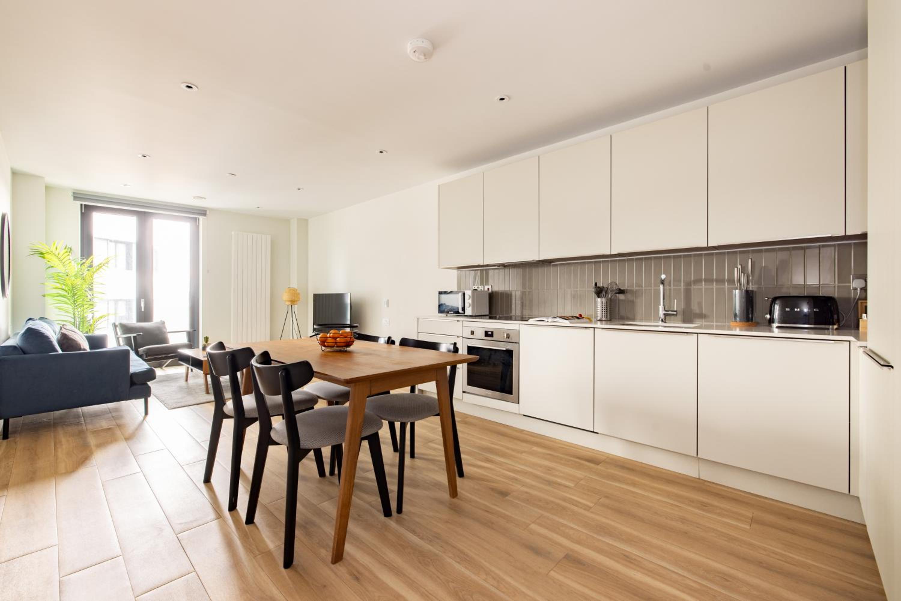 One Bedroom Apartment - Photo 8