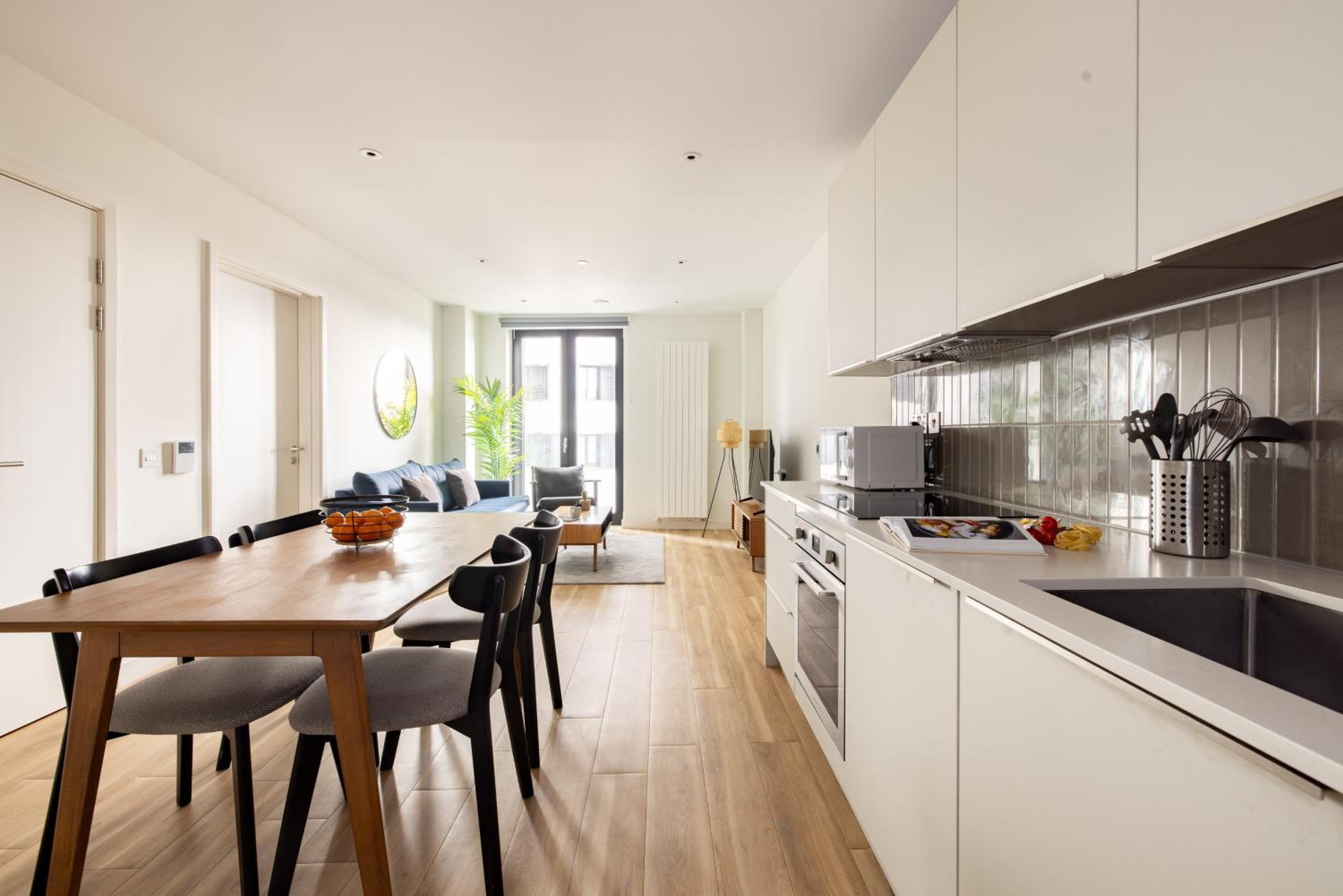 One Bedroom Apartment - Photo 7
