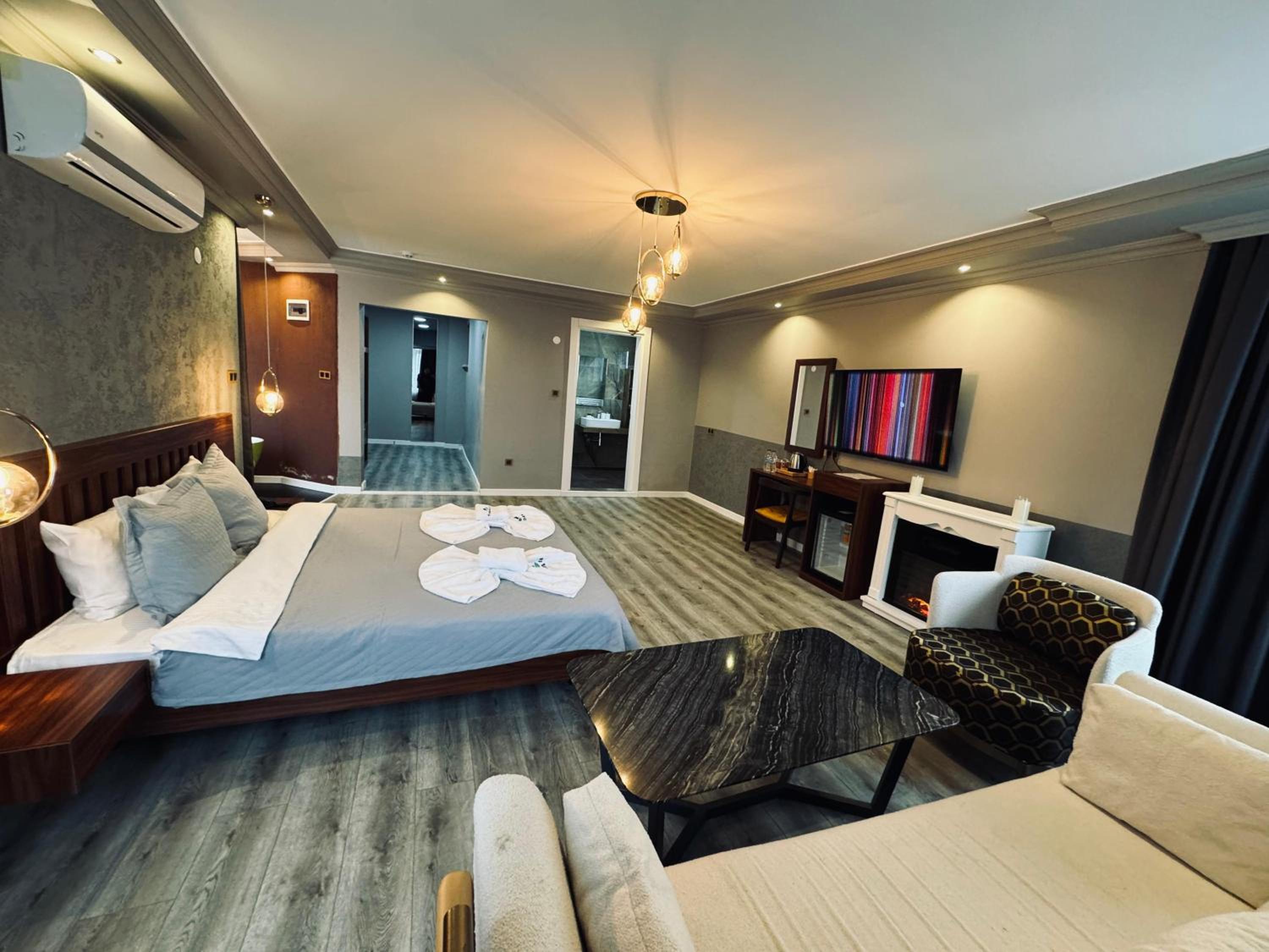 King Suite With Spa Bath photo 1