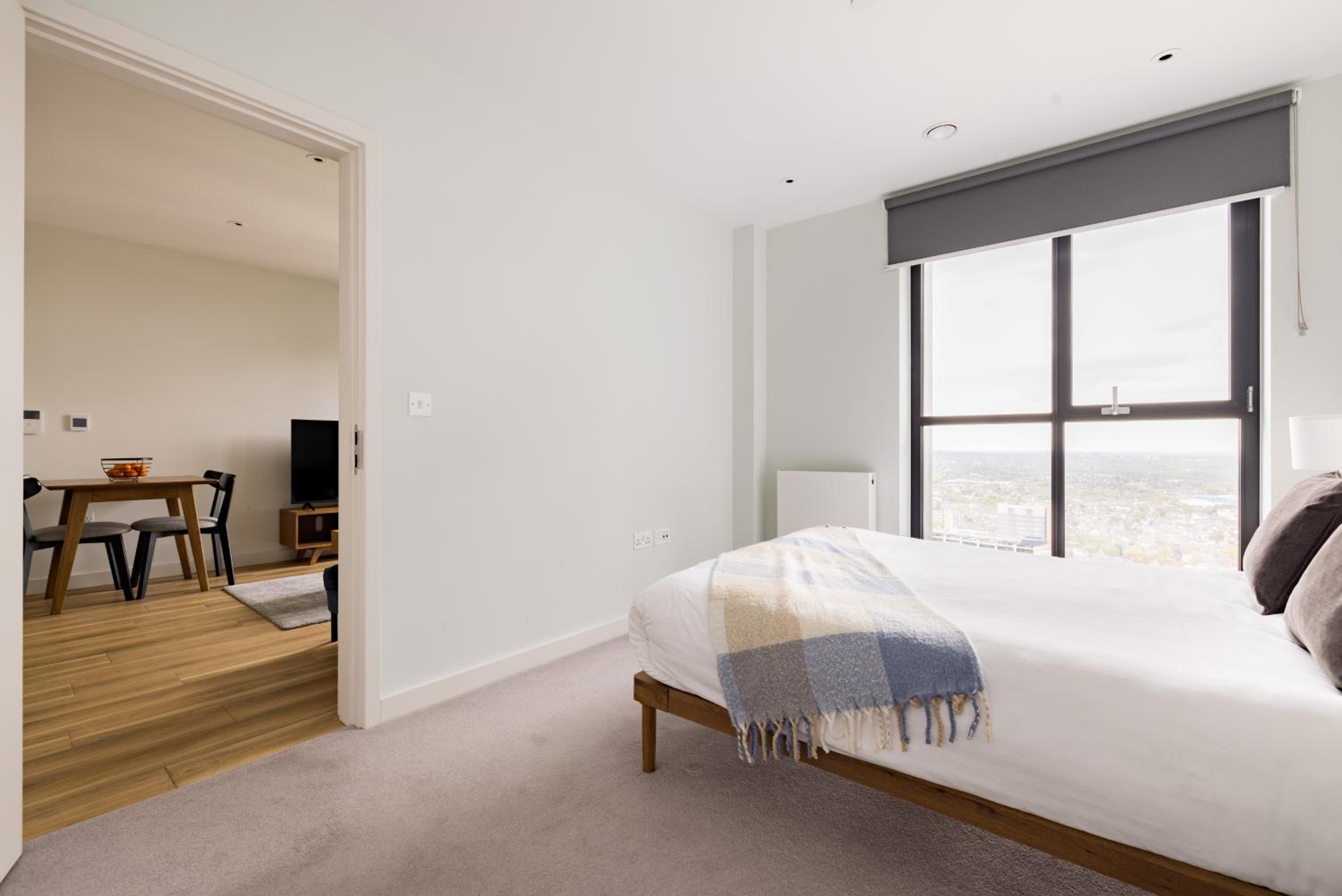 Superior One Bedroom Apartment - Photo 9