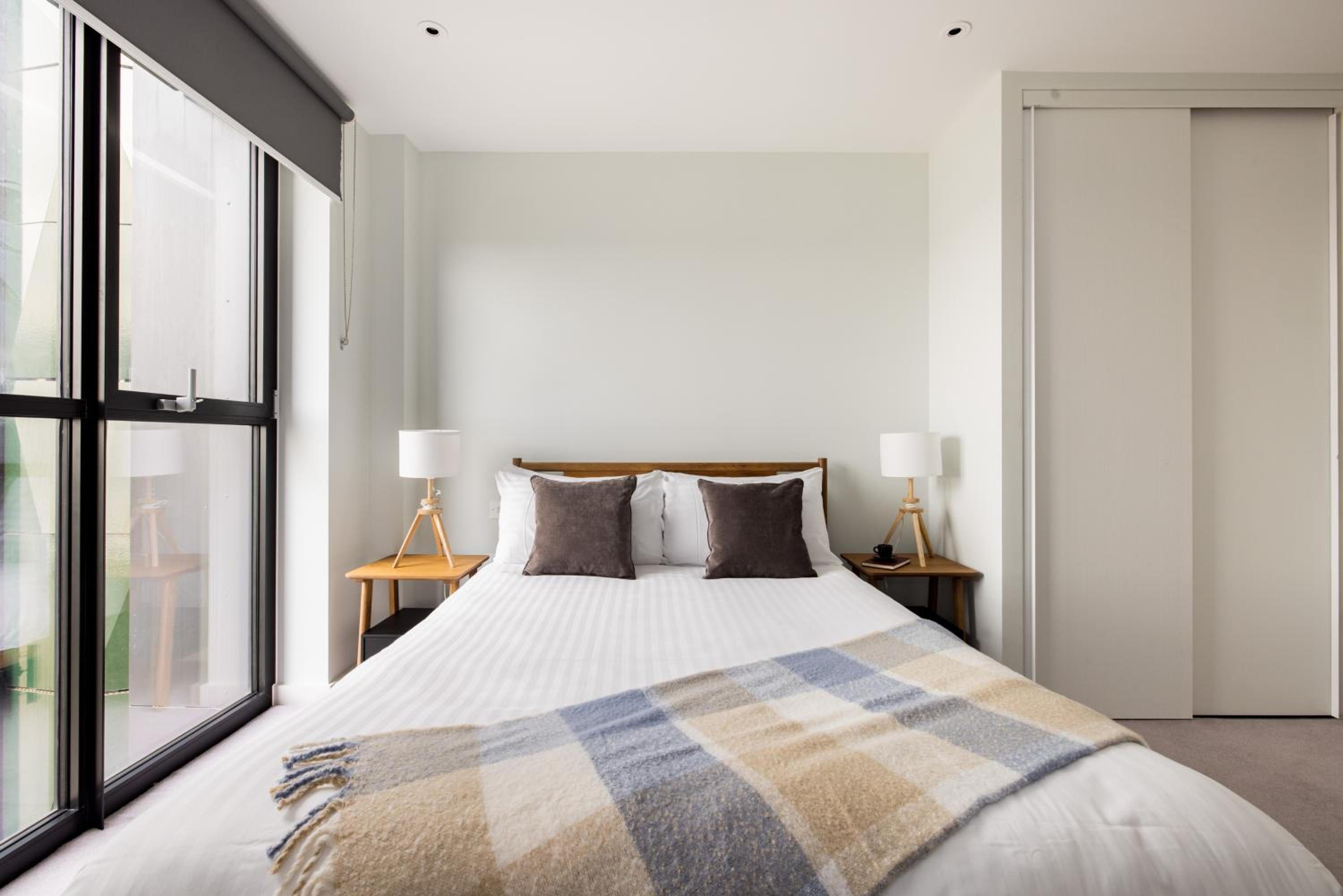 Superior One Bedroom Apartment - Photo 4