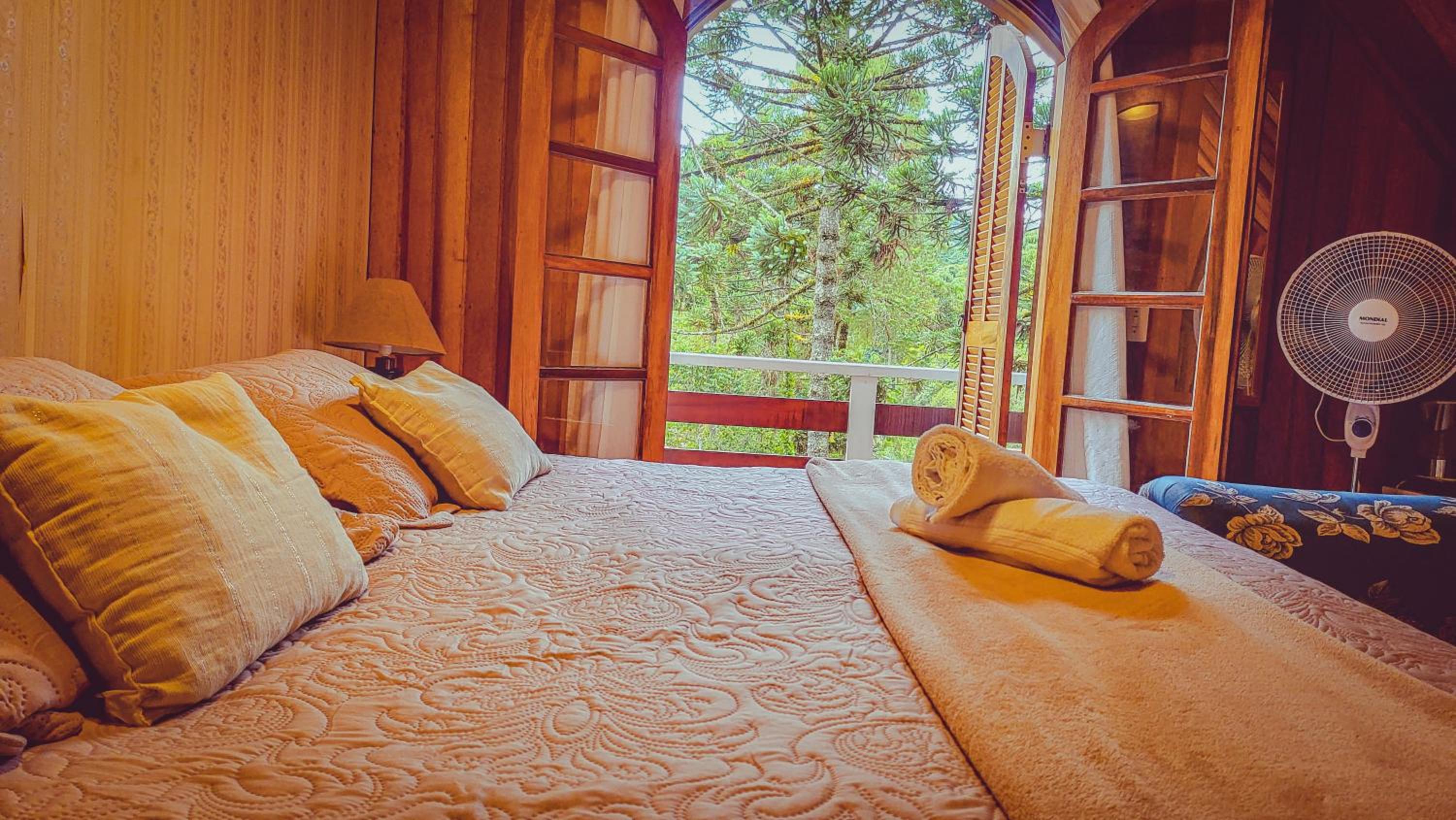 Deluxe Double or Twin Room photo 1
