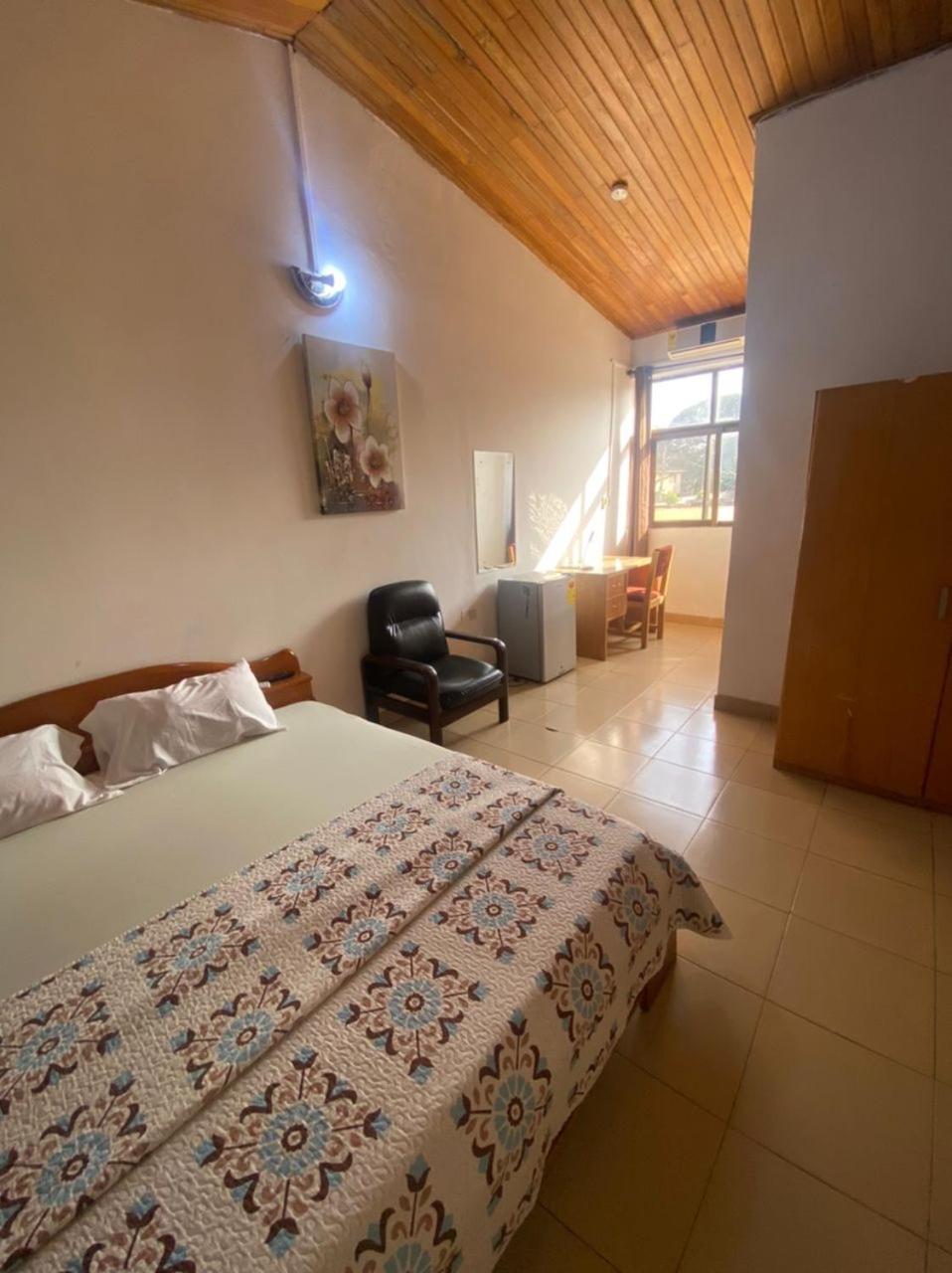 Double Room with Private Bathroom photo 3