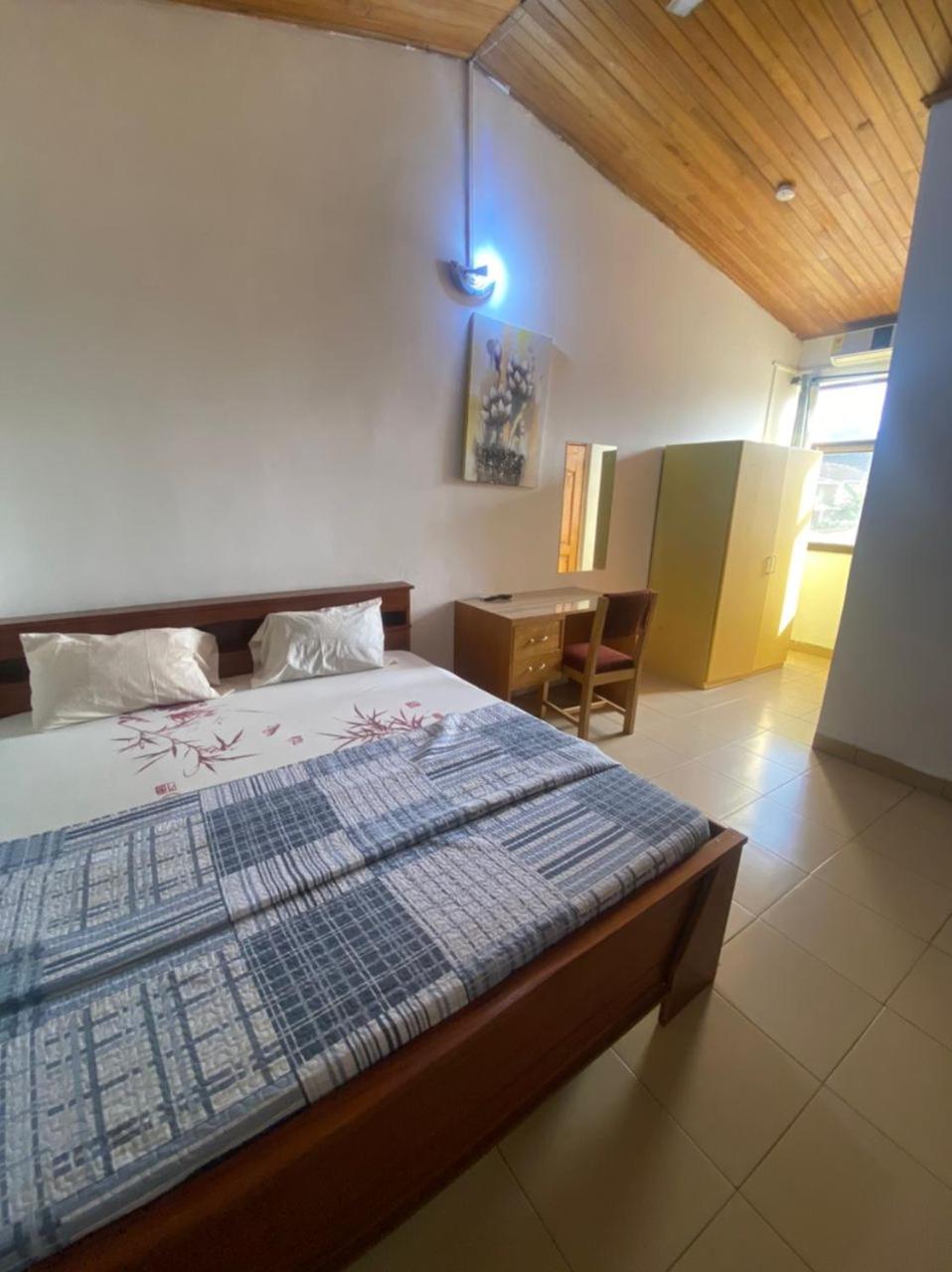 Double Room with Private Bathroom photo 2