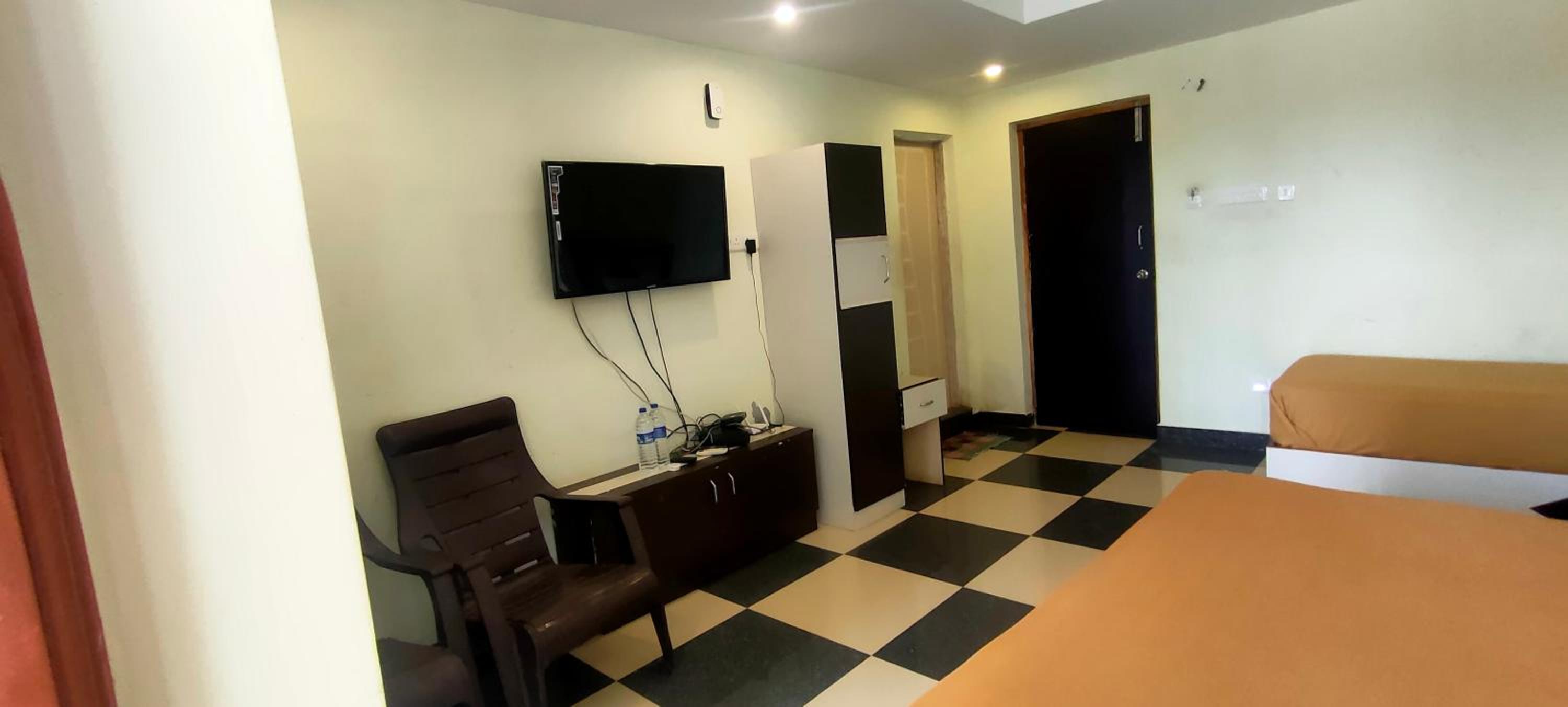 Triple Room with Balcony - Photo 8