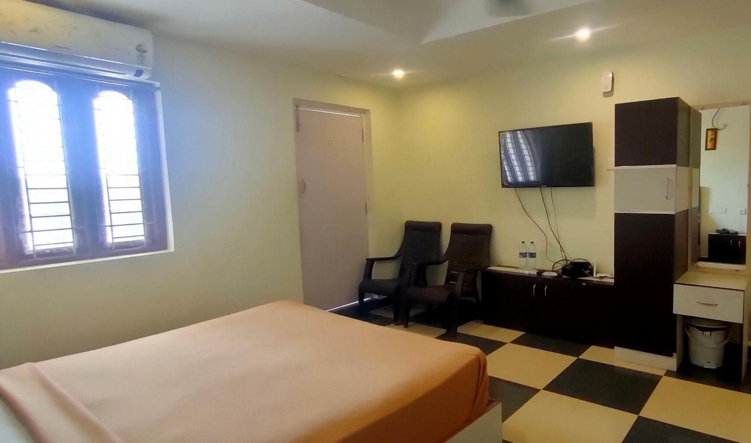 Triple Room with Balcony - Photo 7