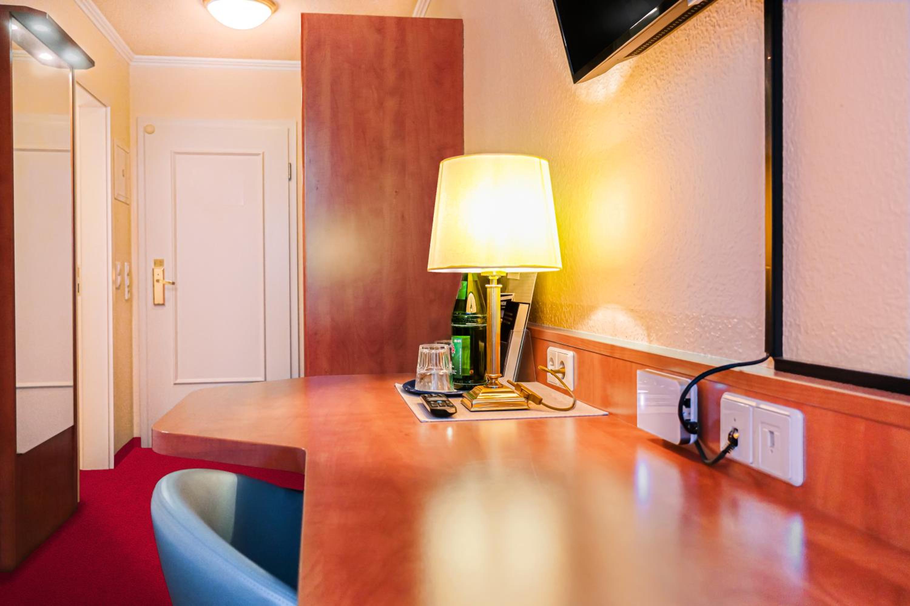 Small Double Room - Photo 15
