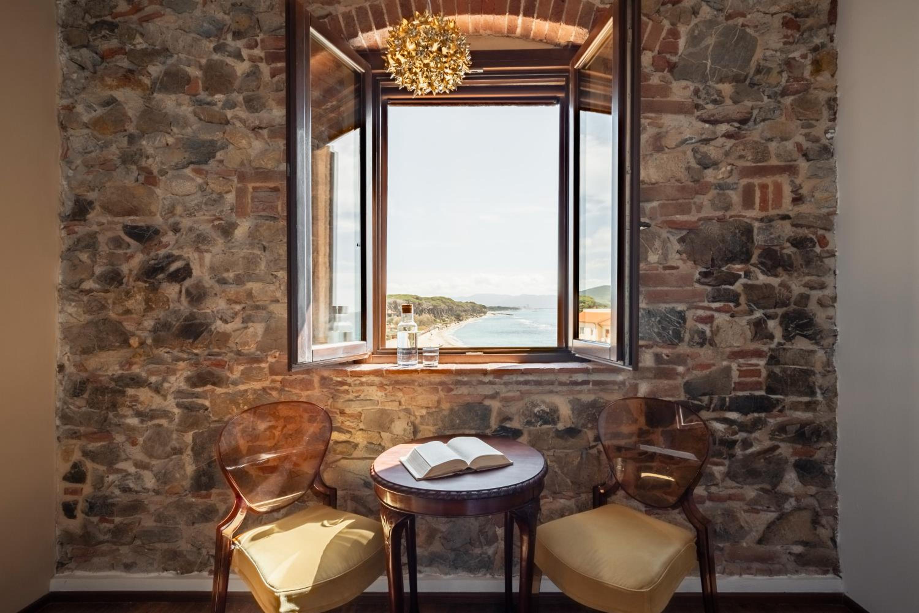 Queen Room with Side Sea View  photo 3