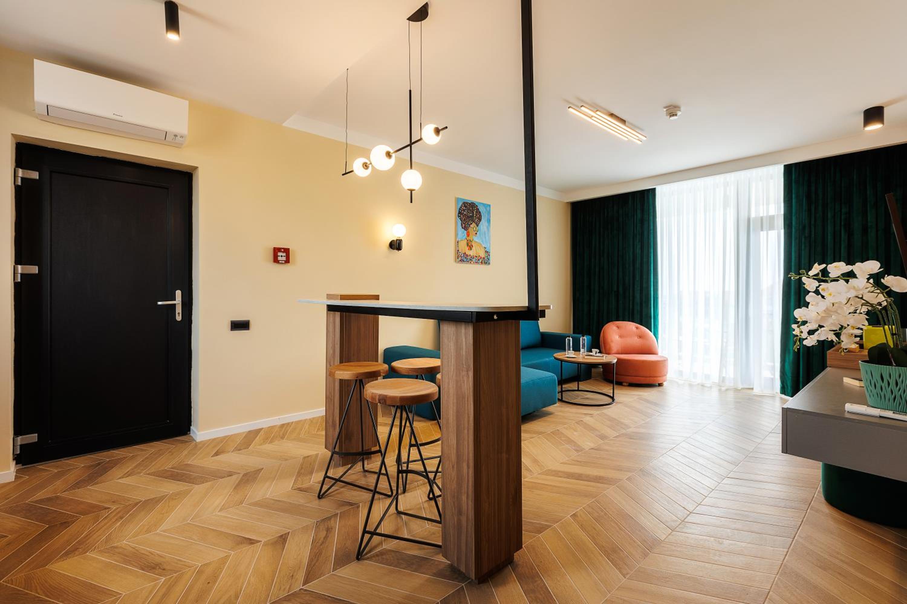 One-Bedroom Apartment with Sea View and Terrace photo 1