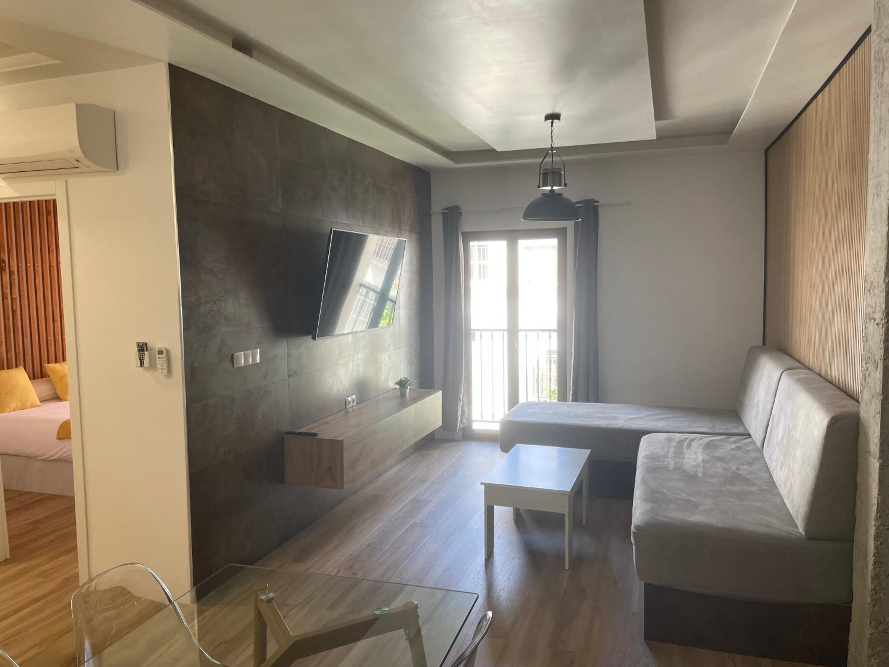 Apartamento con Balcón
