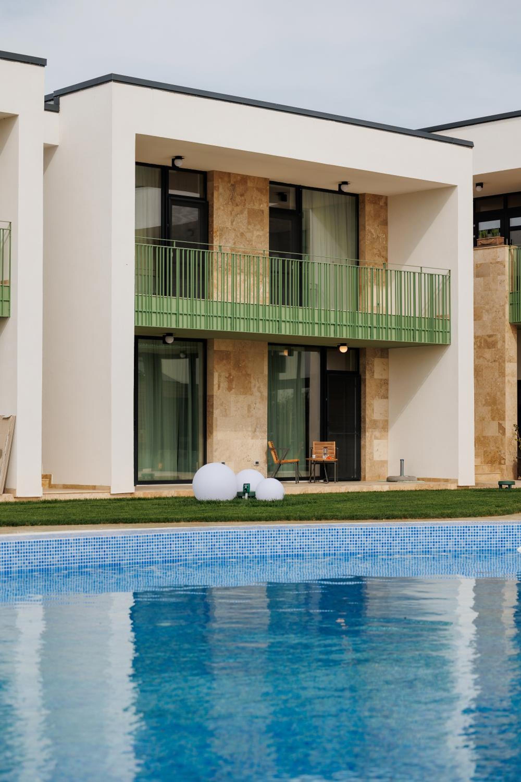 King Room with Pool View photo 2