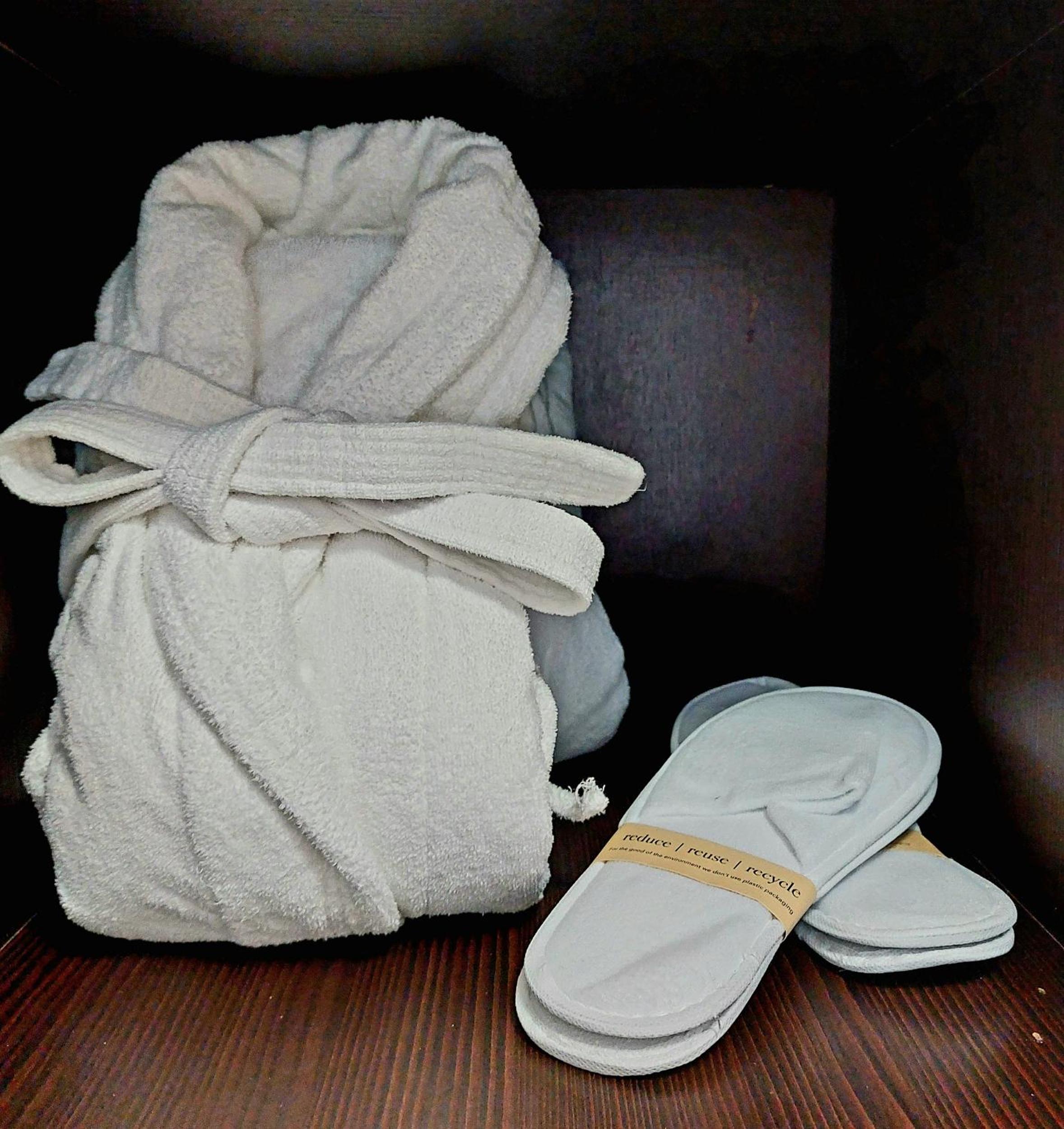 King Suite thumbnail 5