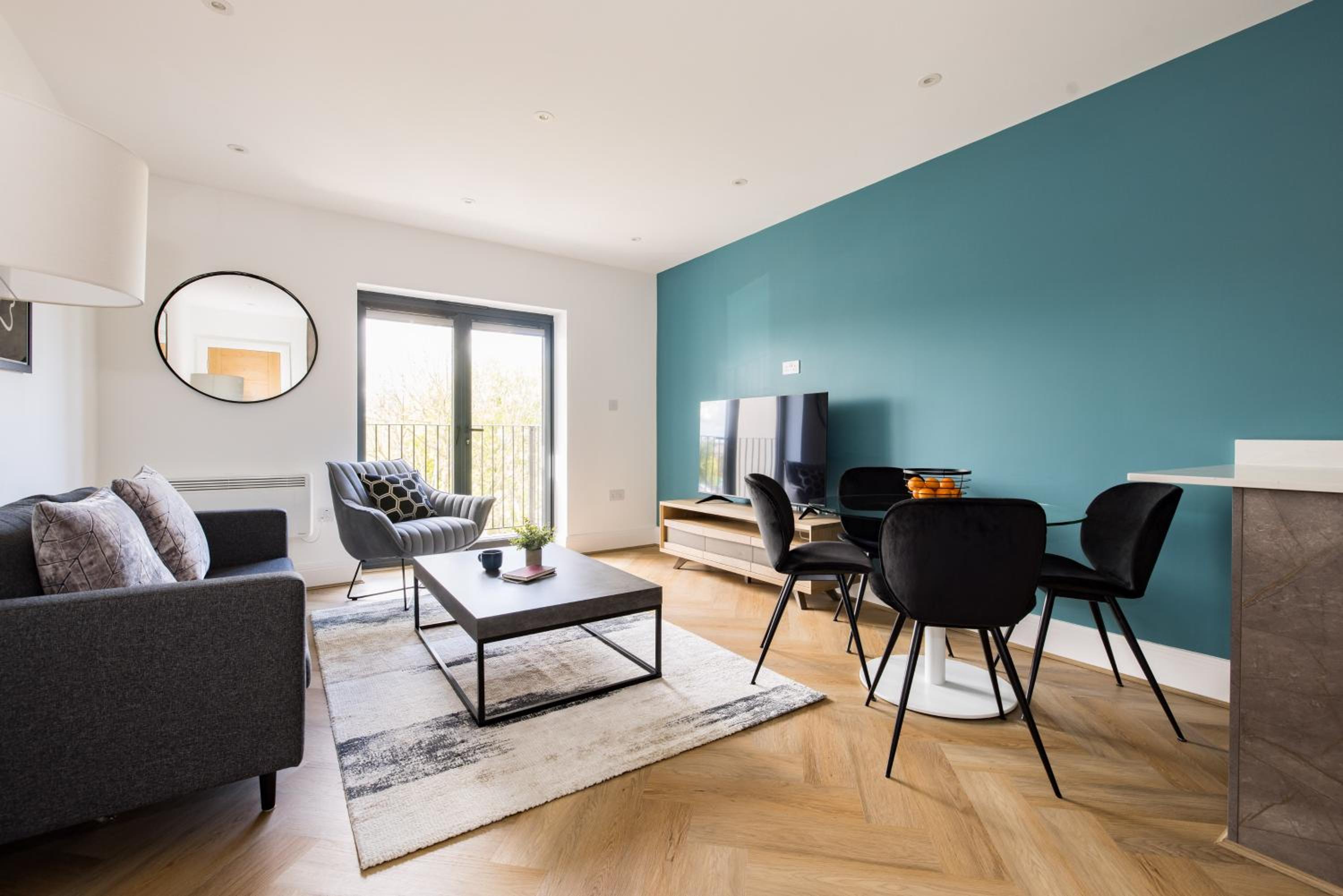 Superior Two Bedroom Apartment - Balcony - Photo 14