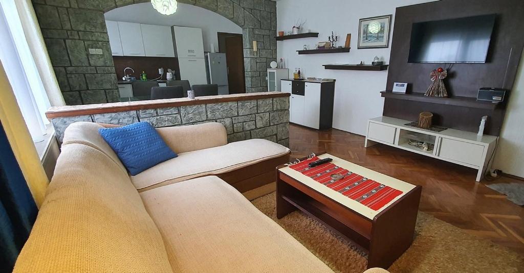 One-Bedroom Apartment - Photo 30