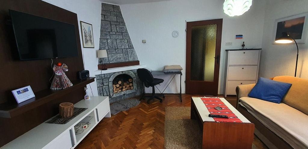 One-Bedroom Apartment - Photo 26