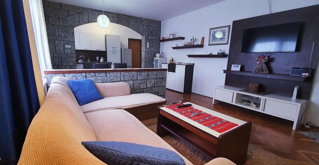 One-Bedroom Apartment - Photo 25