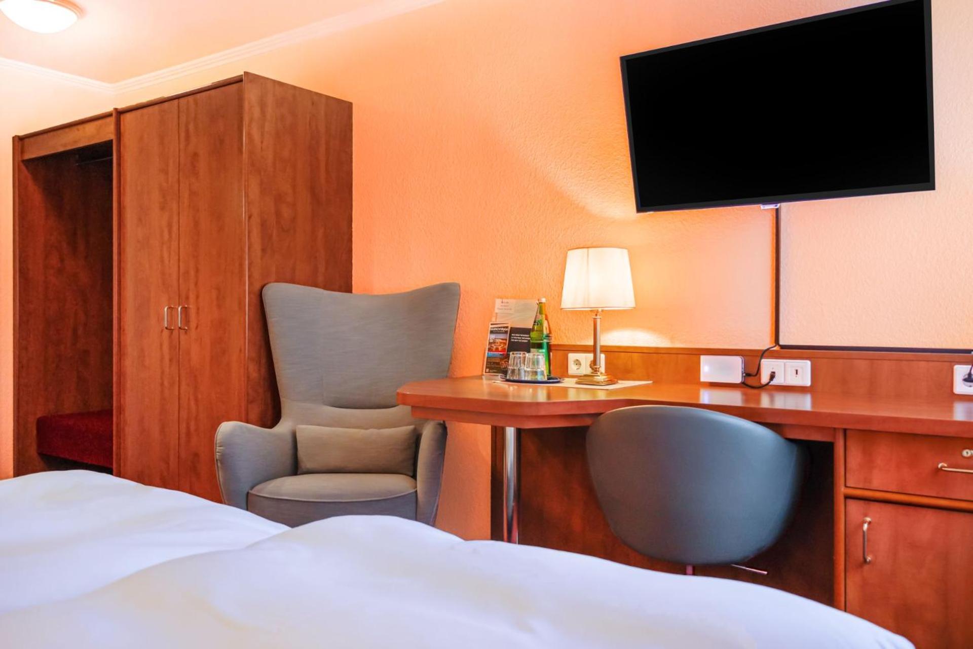 Small Double Room - Photo 4