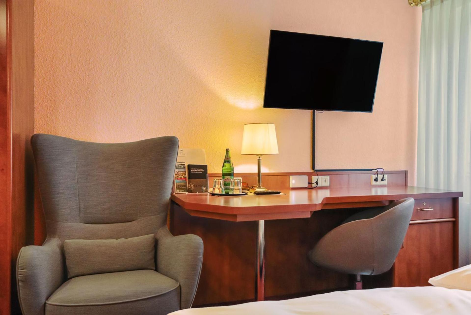 Small Double Room - Photo 11