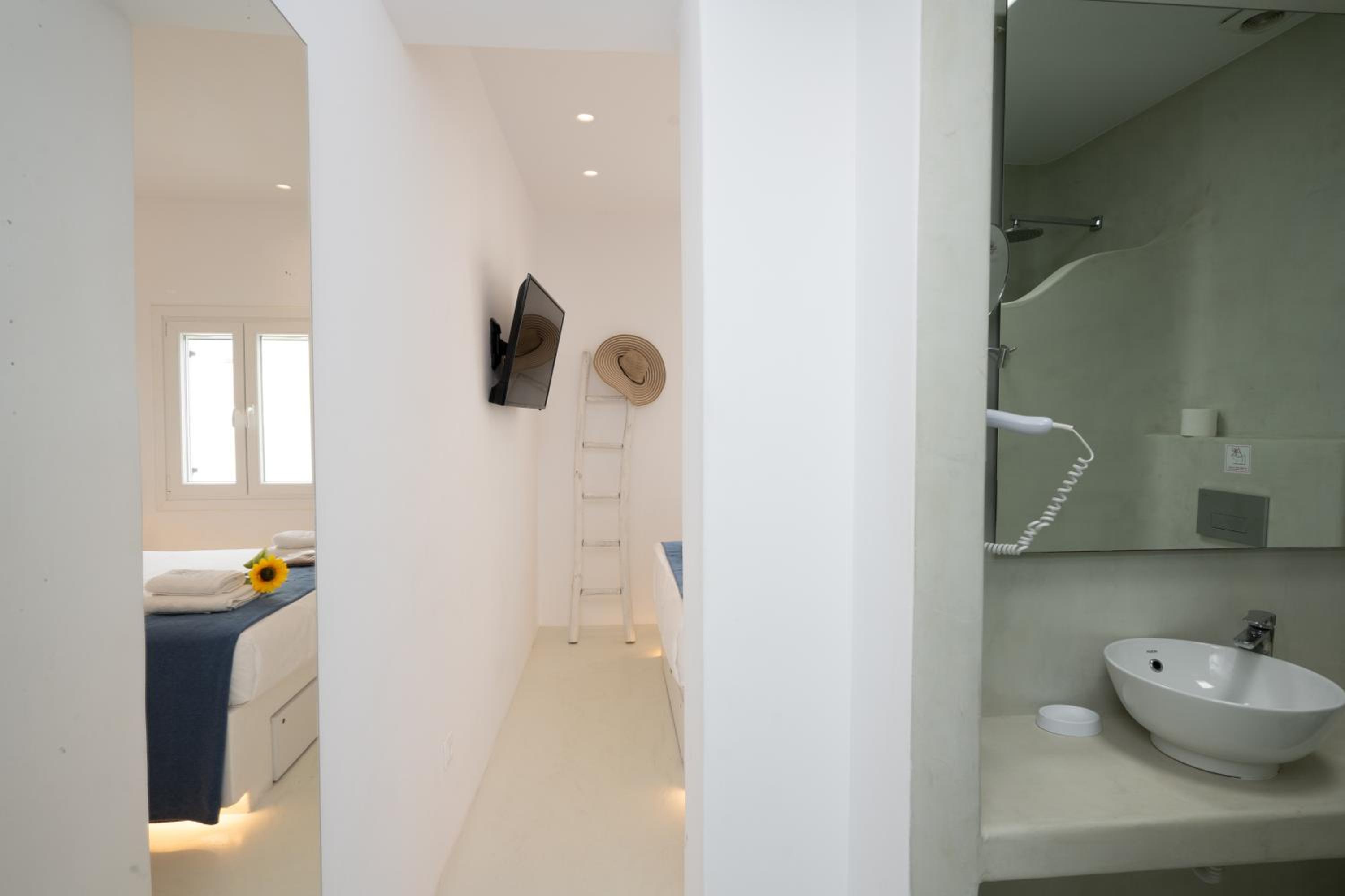 Two-Bedroom Apartment - Photo 11
