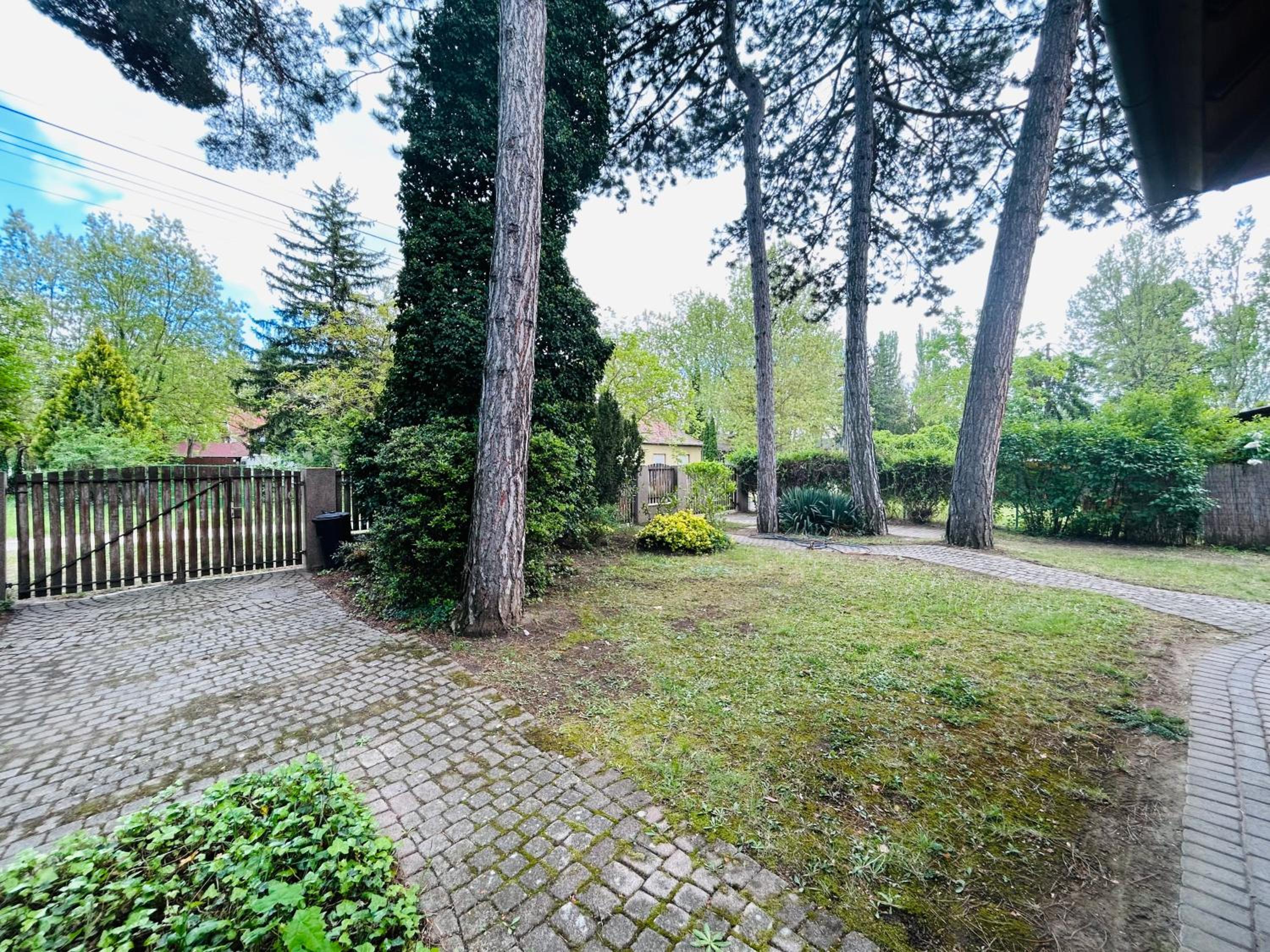 Villa photo 3