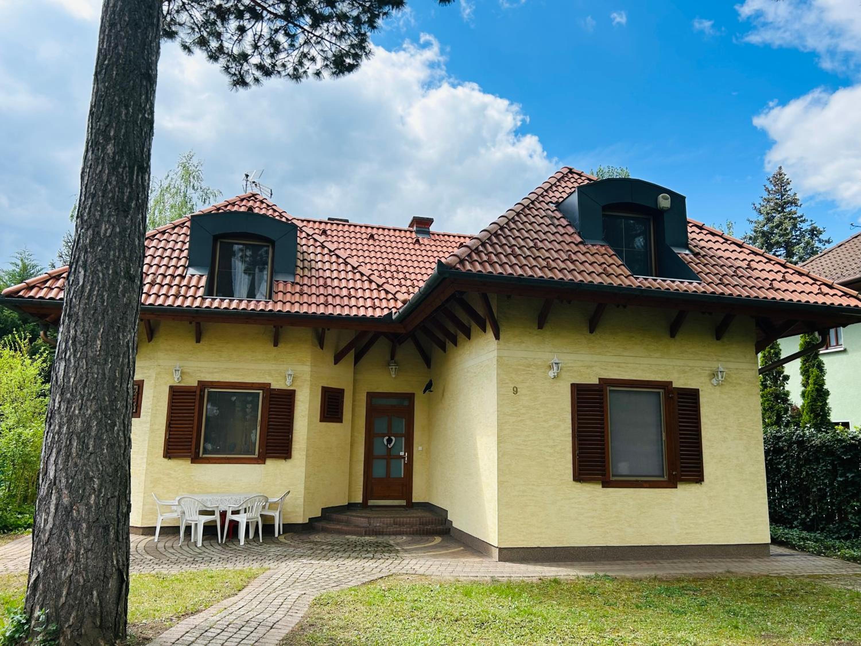 Villa photo 1
