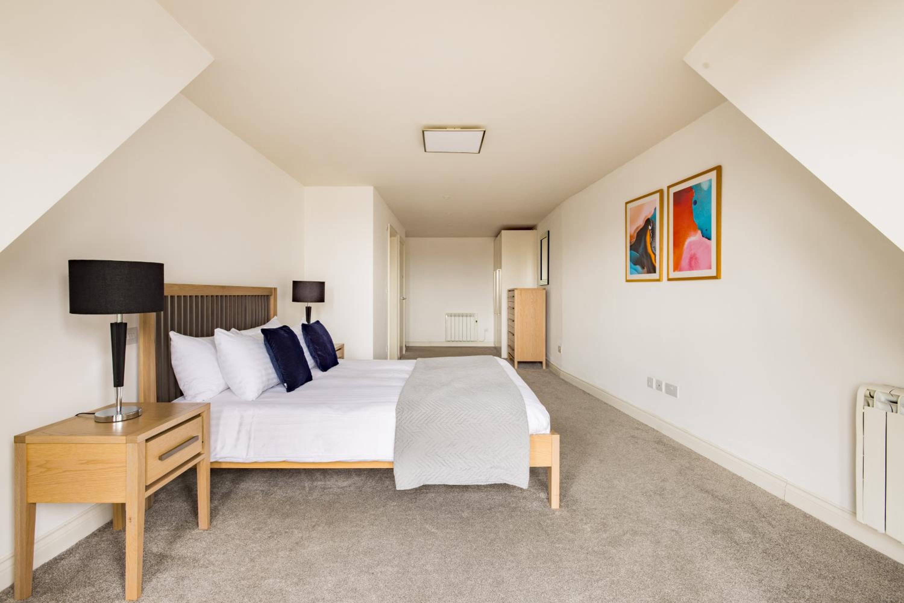One Bedroom Apartment - Balcony - Photo 4