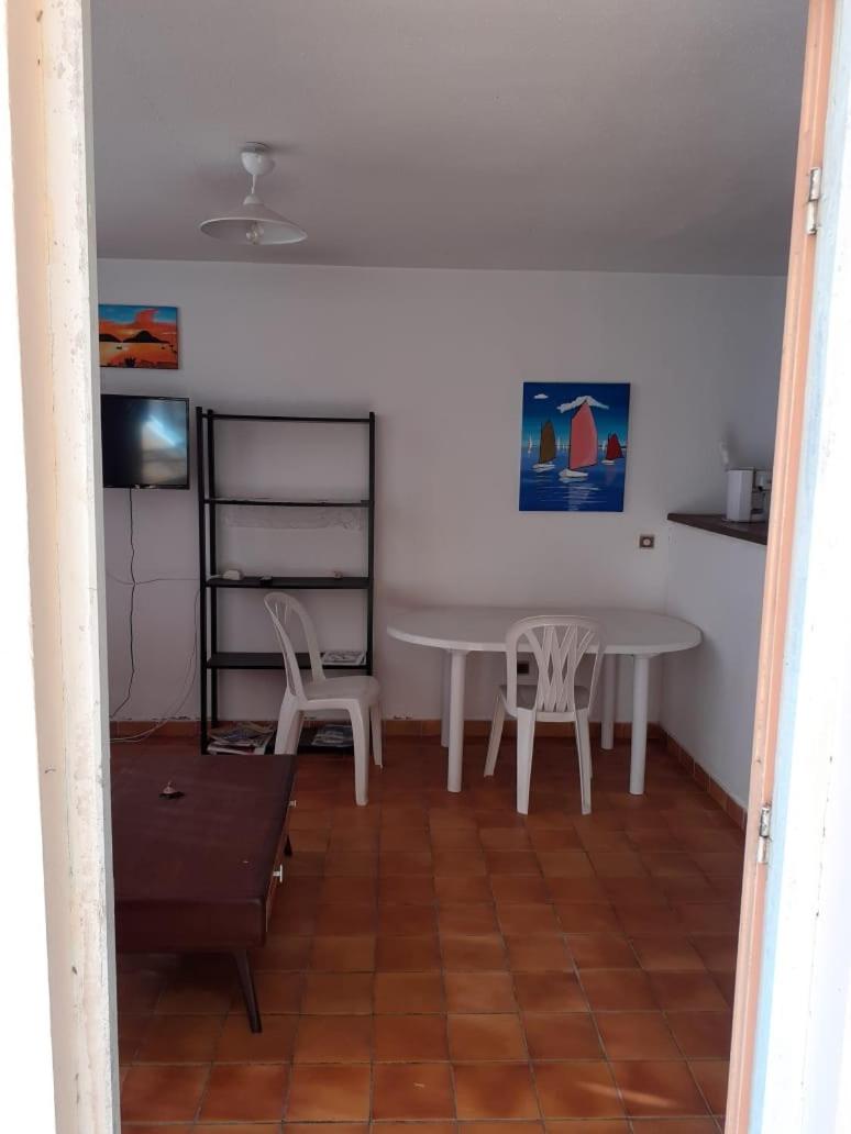 Two-Bedroom House photo 3