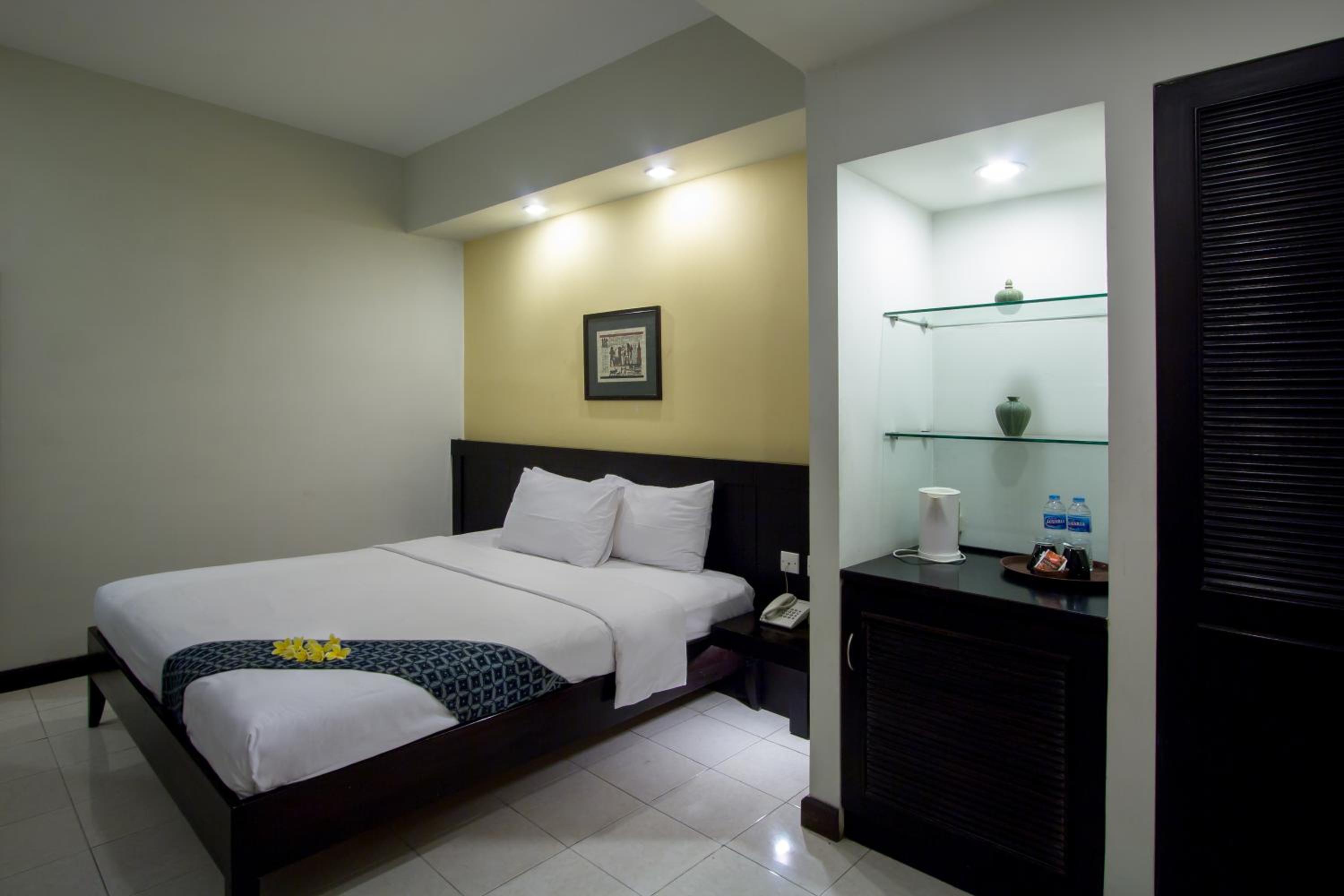 Suite - Photo 1