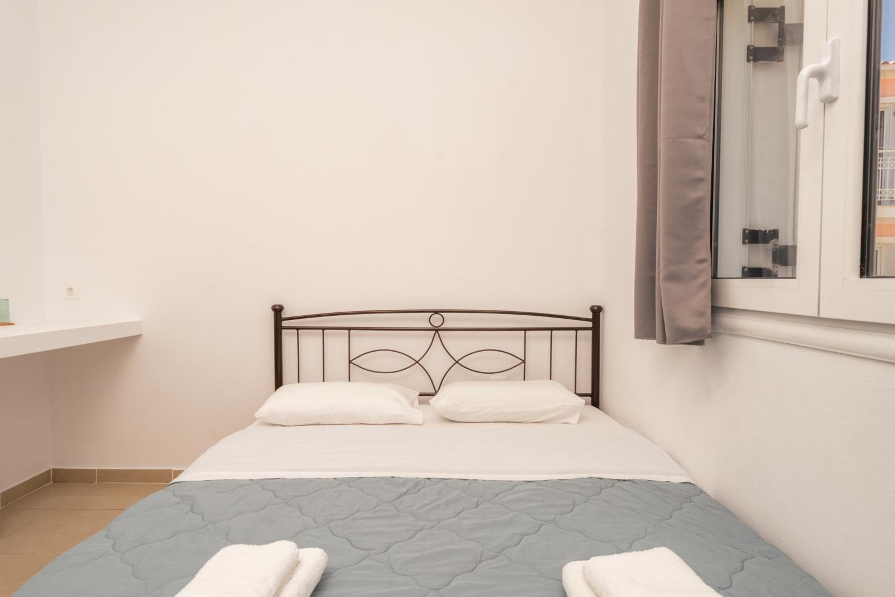 Deluxe One Bedroom Apartment photo 3