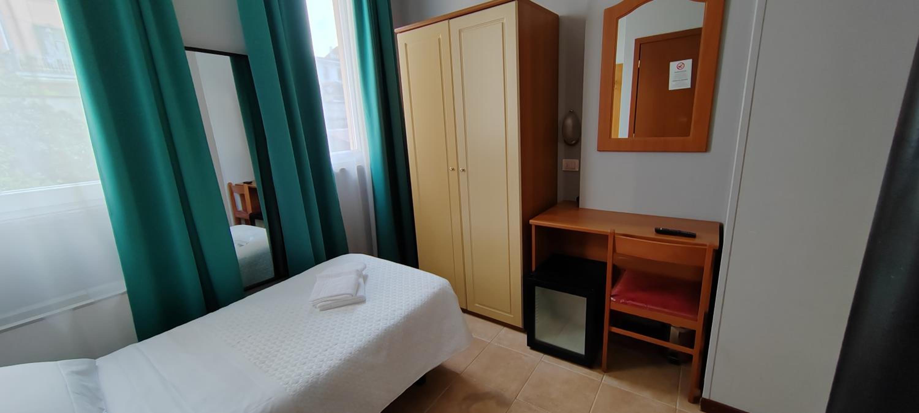 Triple Room - Photo 9