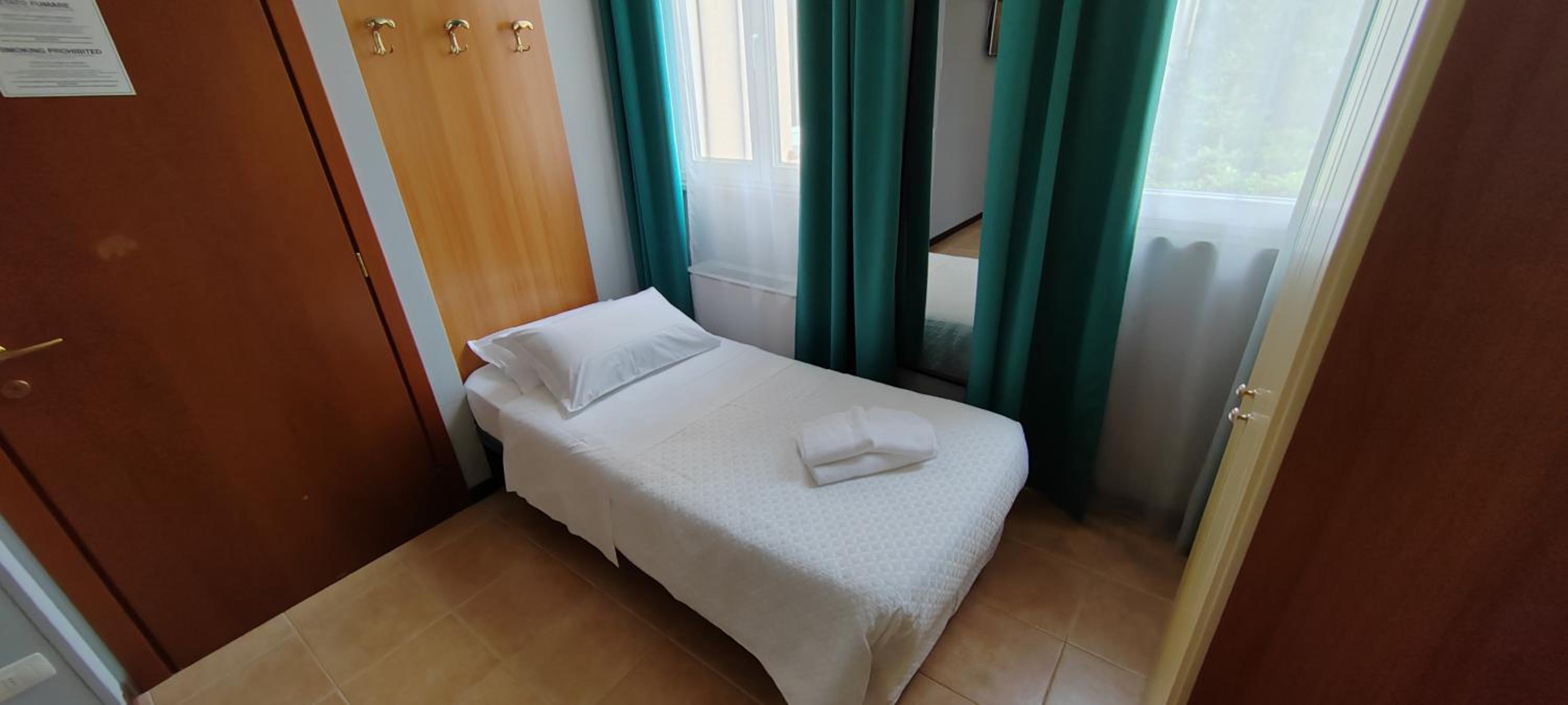 Triple Room - Photo 8