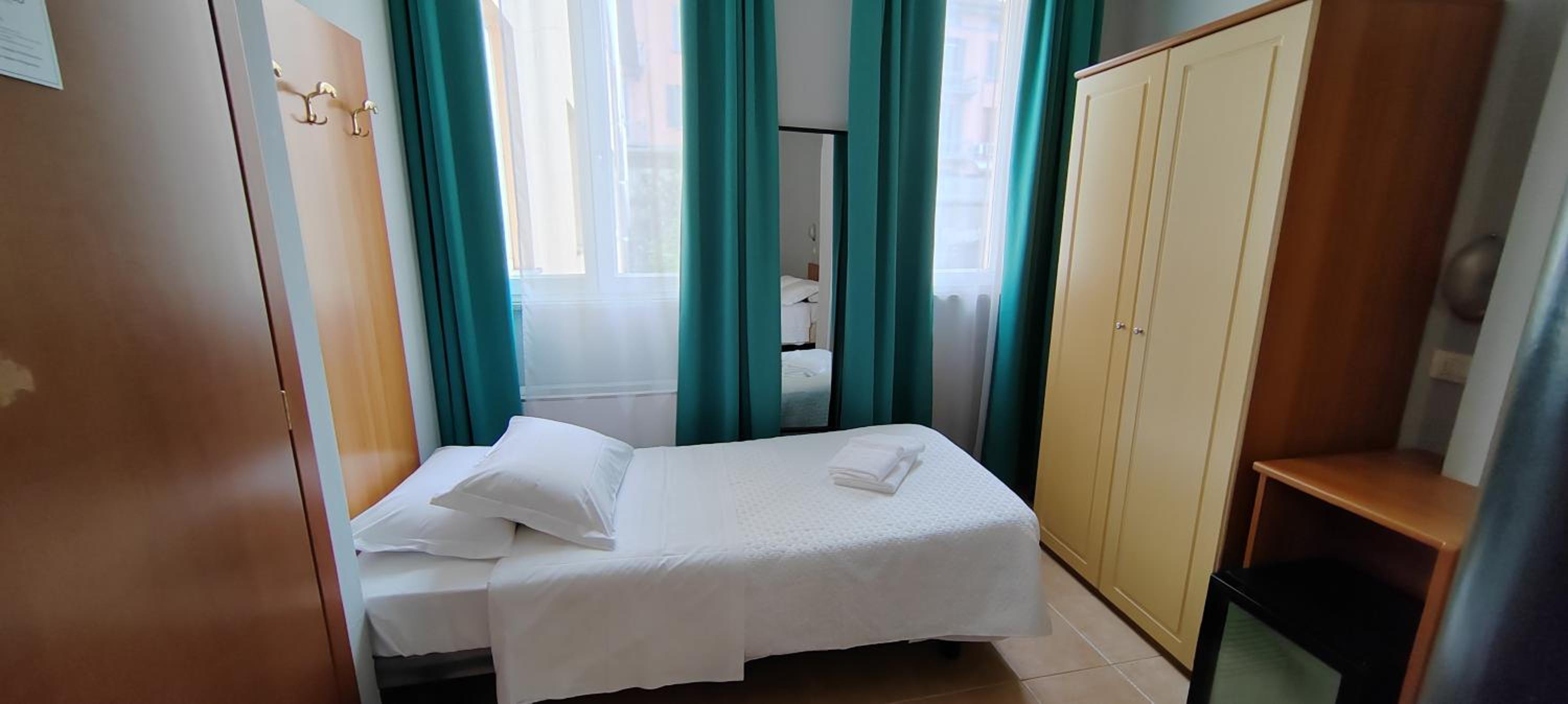 Triple Room - Photo 10