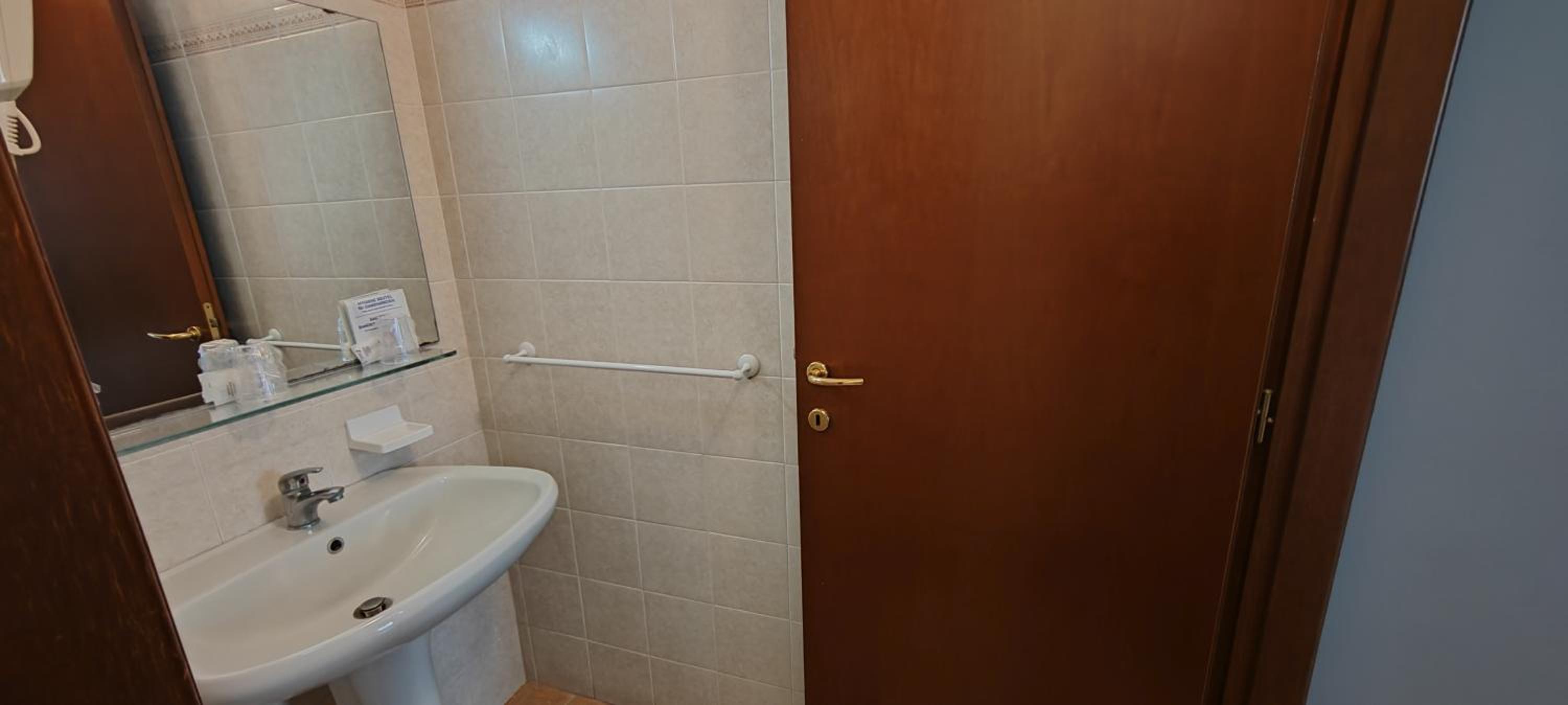 Triple Room - Photo 14