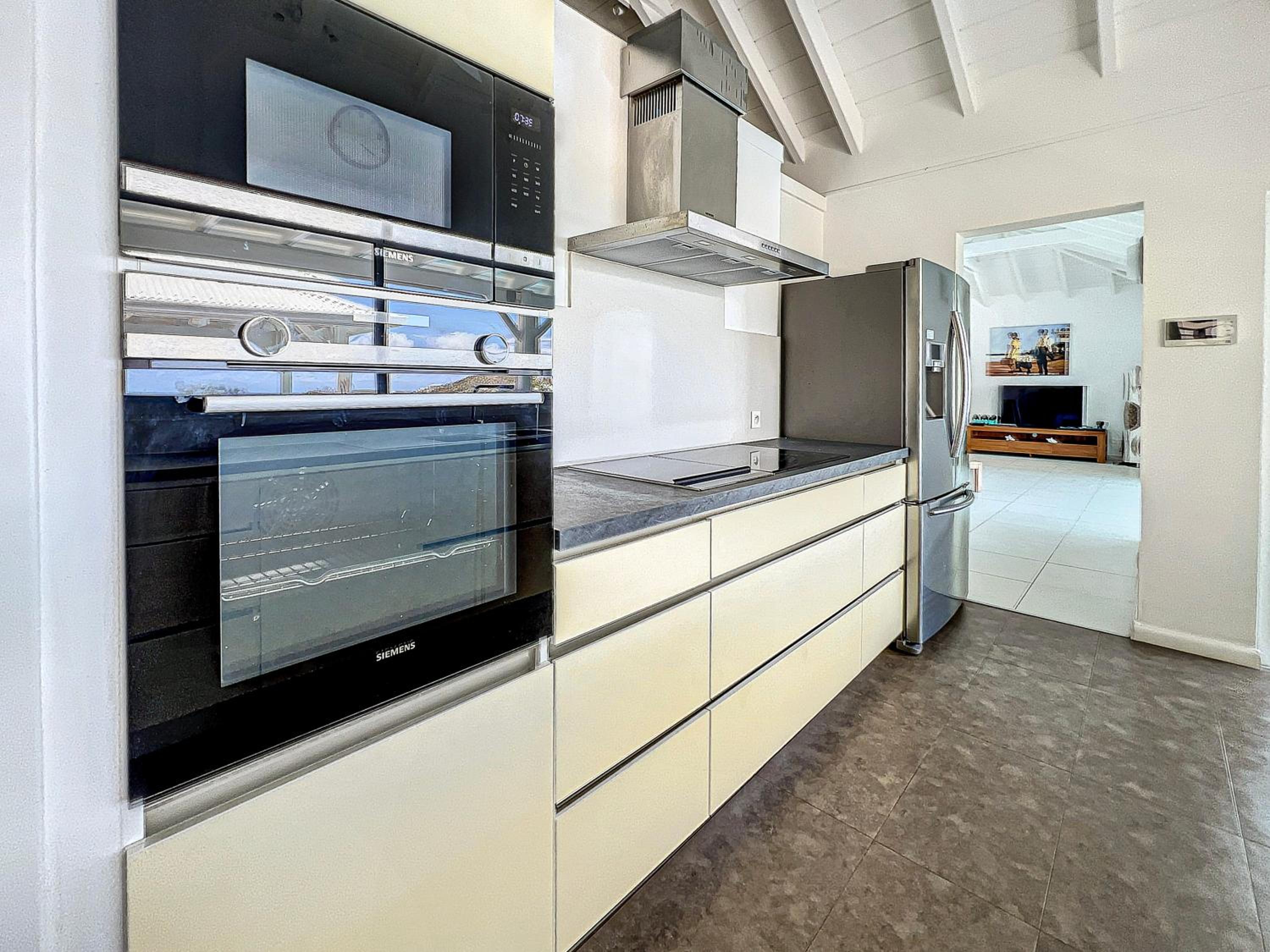 Villa photo 2